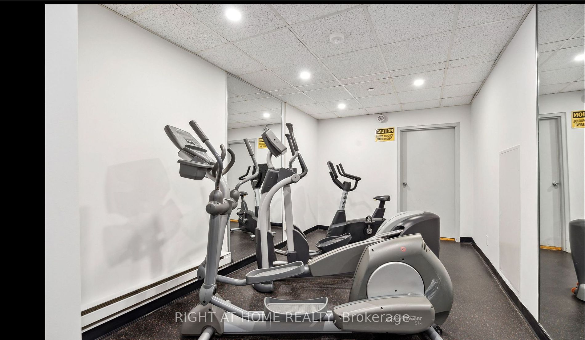 5785 Yonge St, #505
