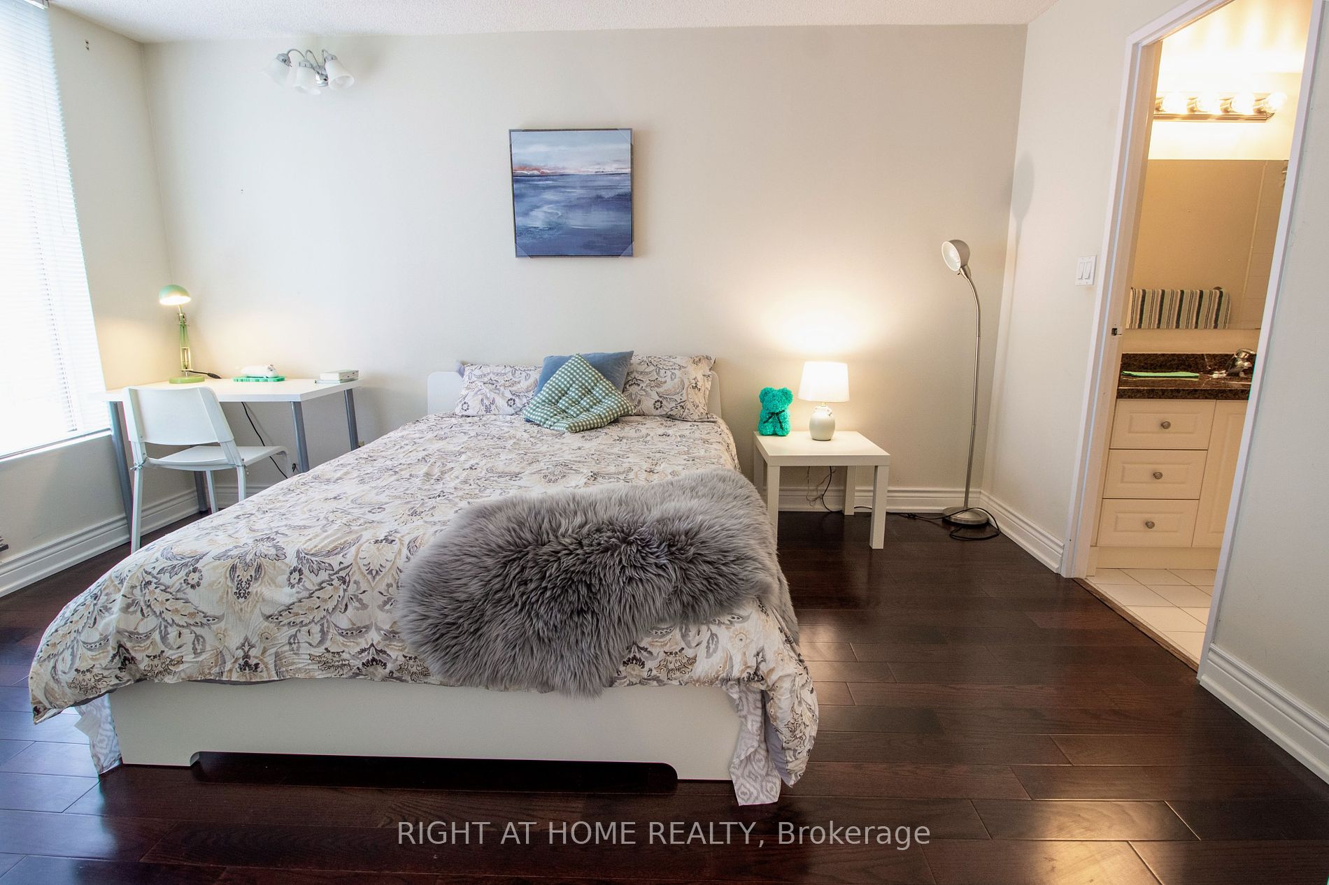 5785 Yonge St, #505