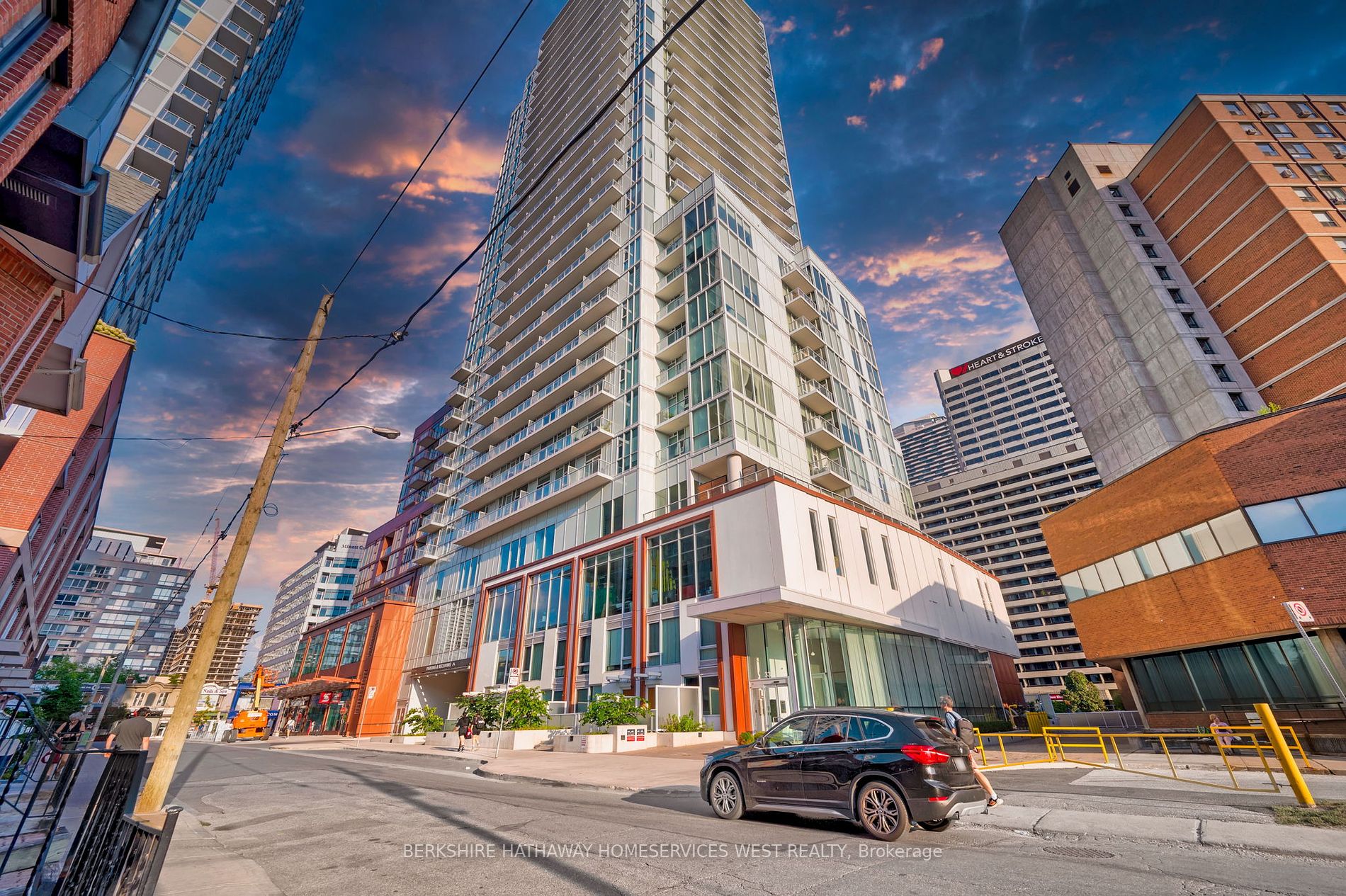 33 Helendale Avenue, #908