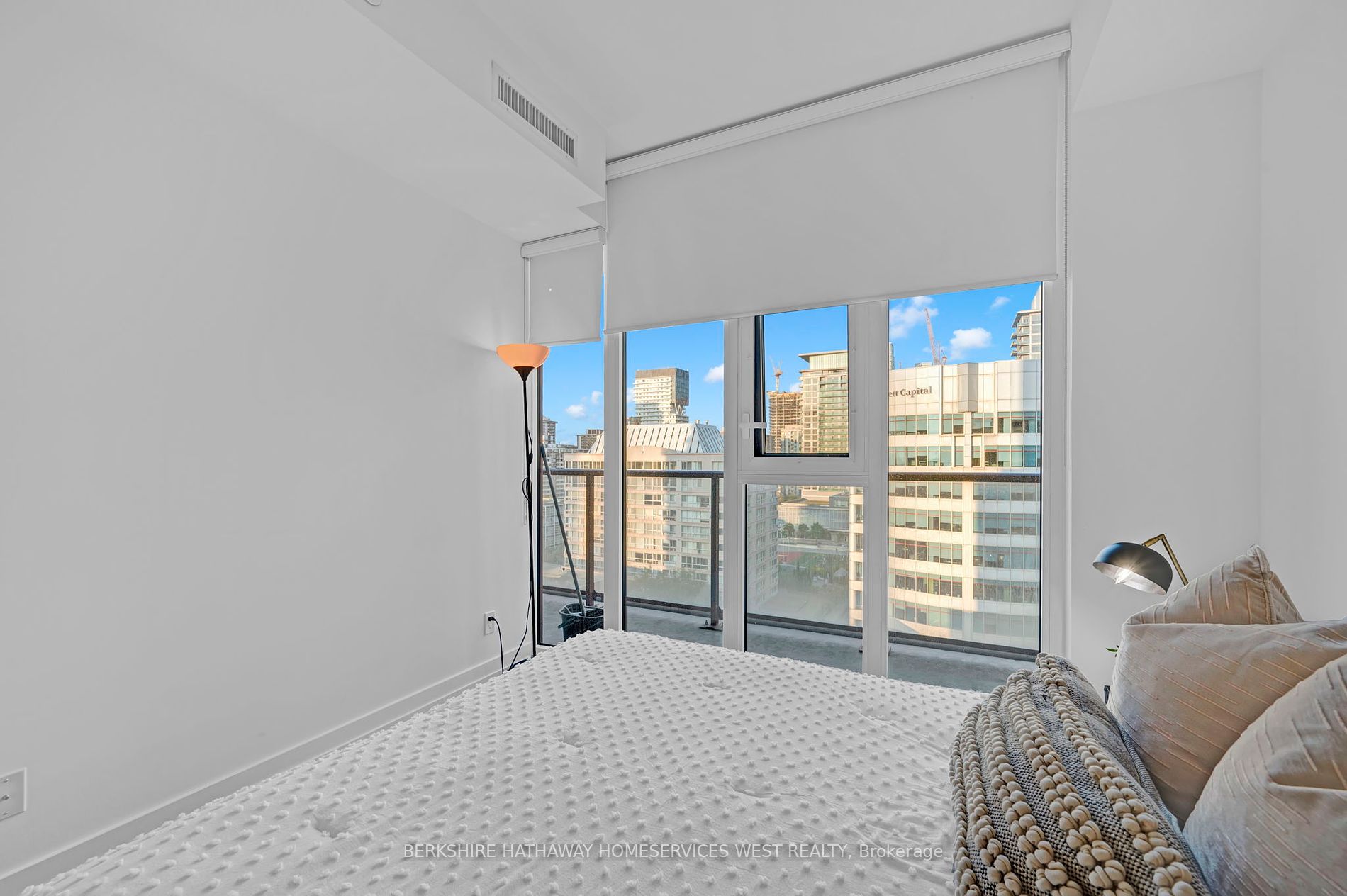 33 Helendale Avenue, #908