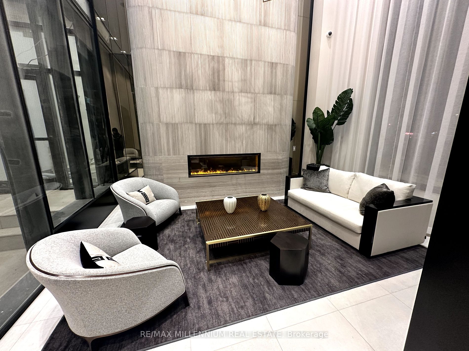 2020 Bathurst Street #637