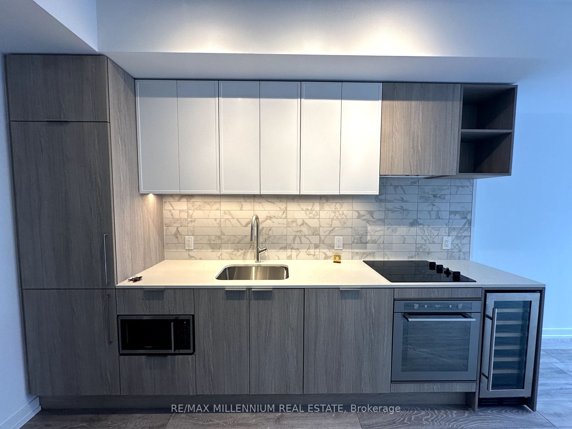 2020 Bathurst Street #637