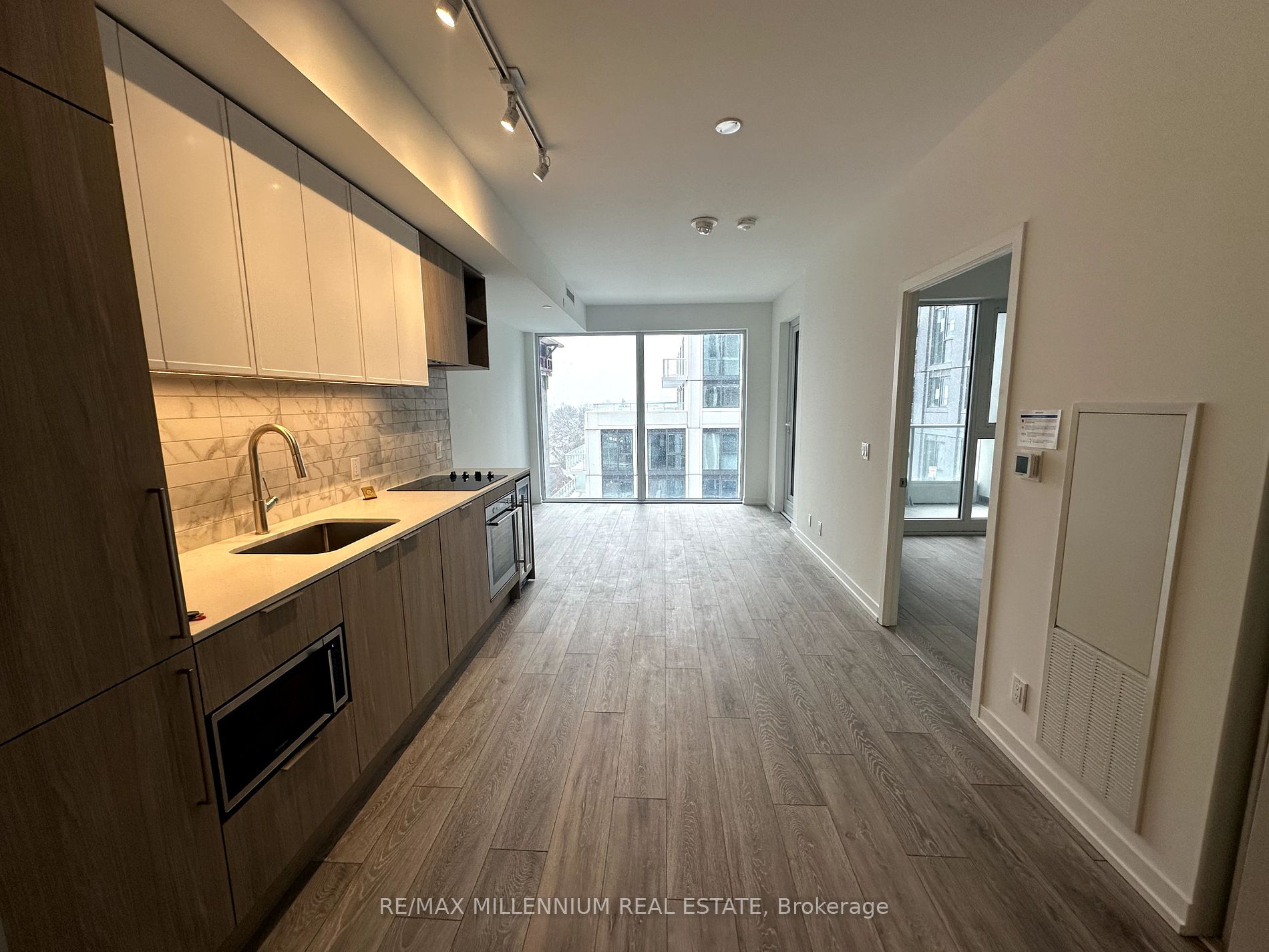 2020 Bathurst Street #637