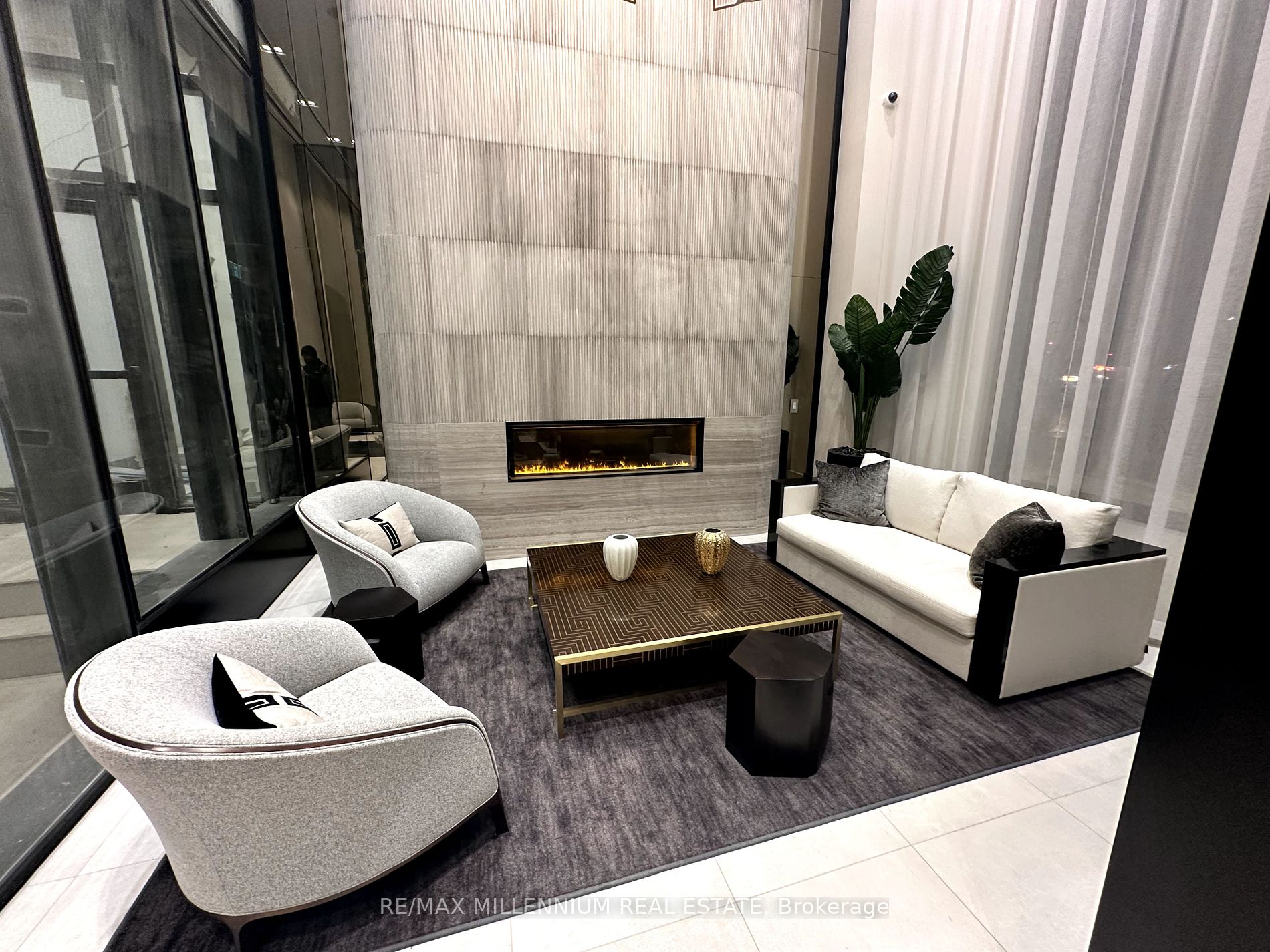 2020 Bathurst Street #637