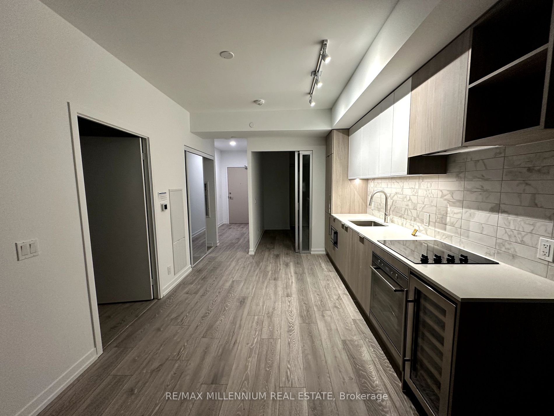 2020 Bathurst Street #637