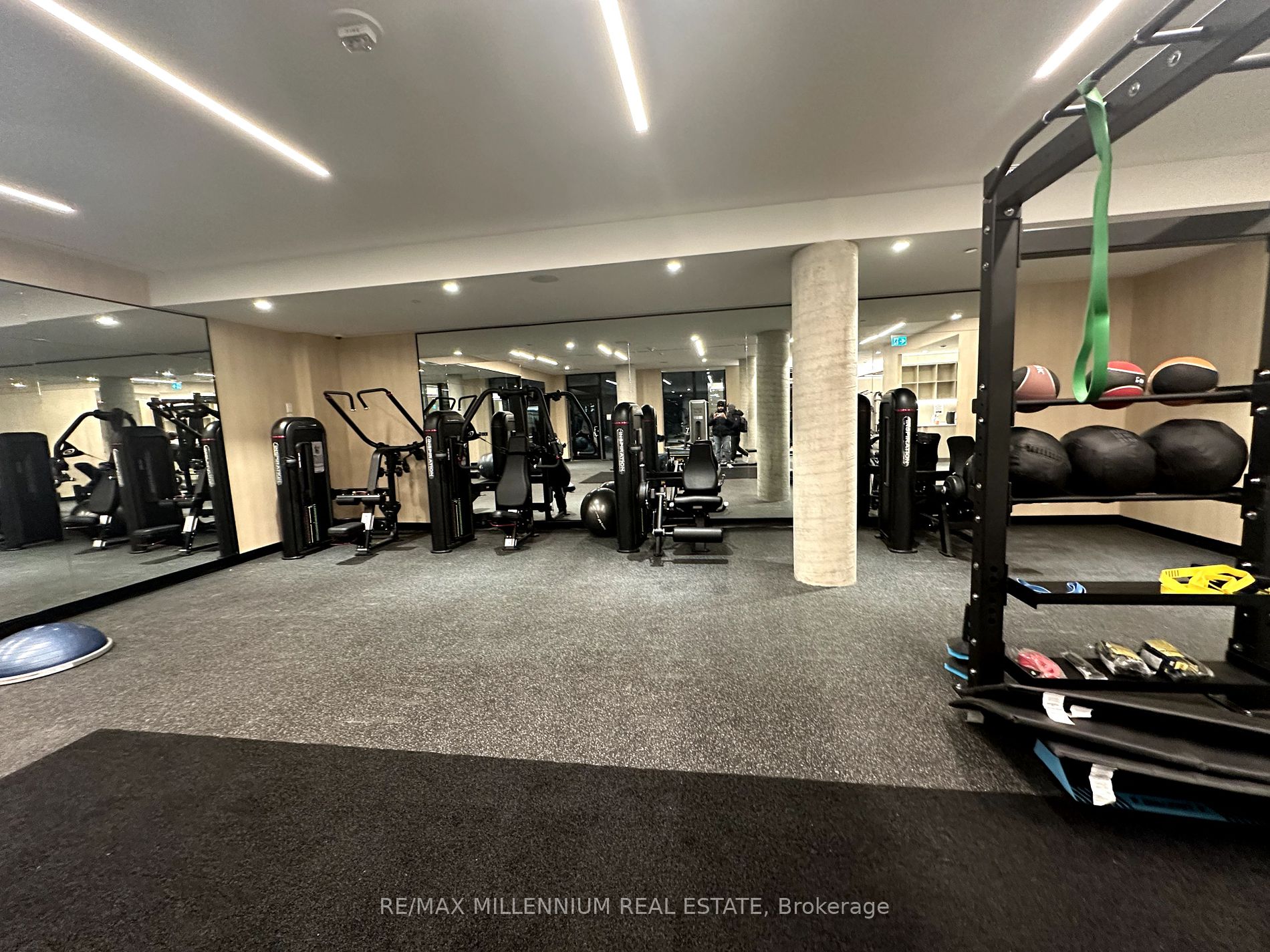 2020 Bathurst Street #637