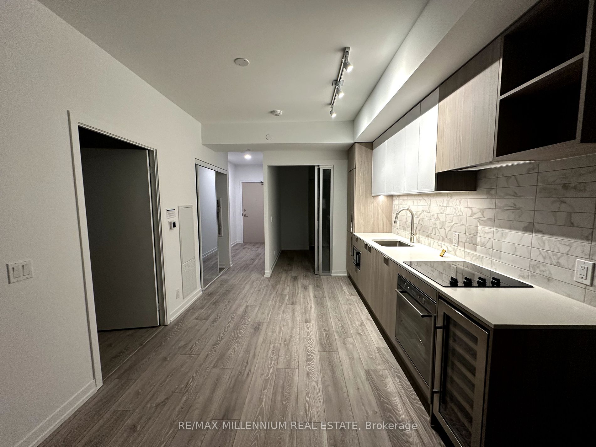 2020 Bathurst Street #637