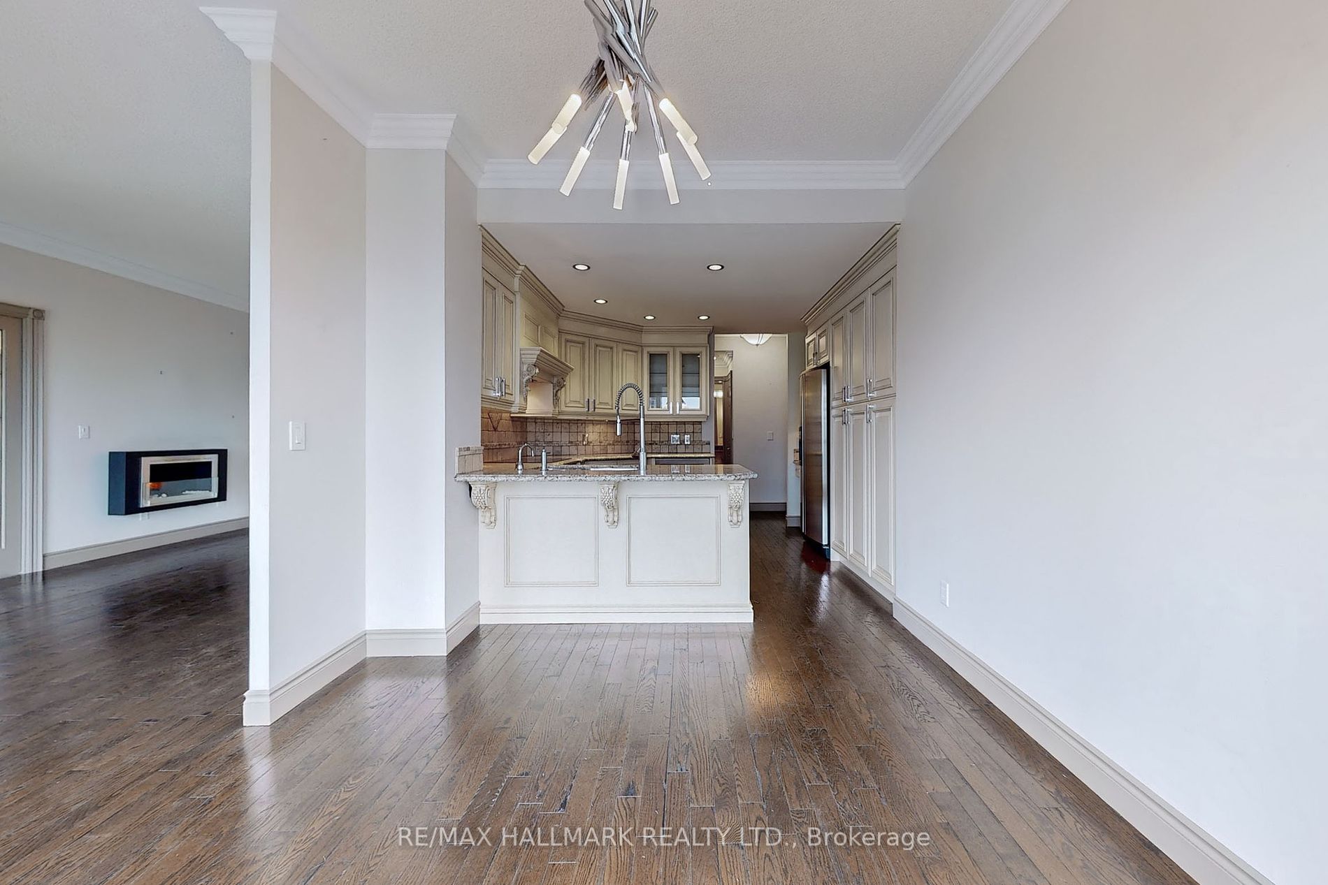 8 Park Rd, #3710