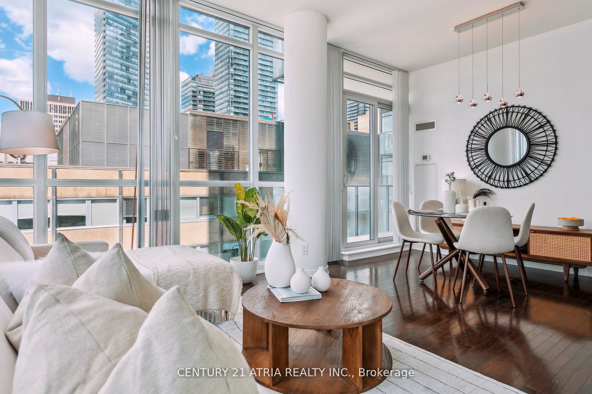 770 Bay St, #1212