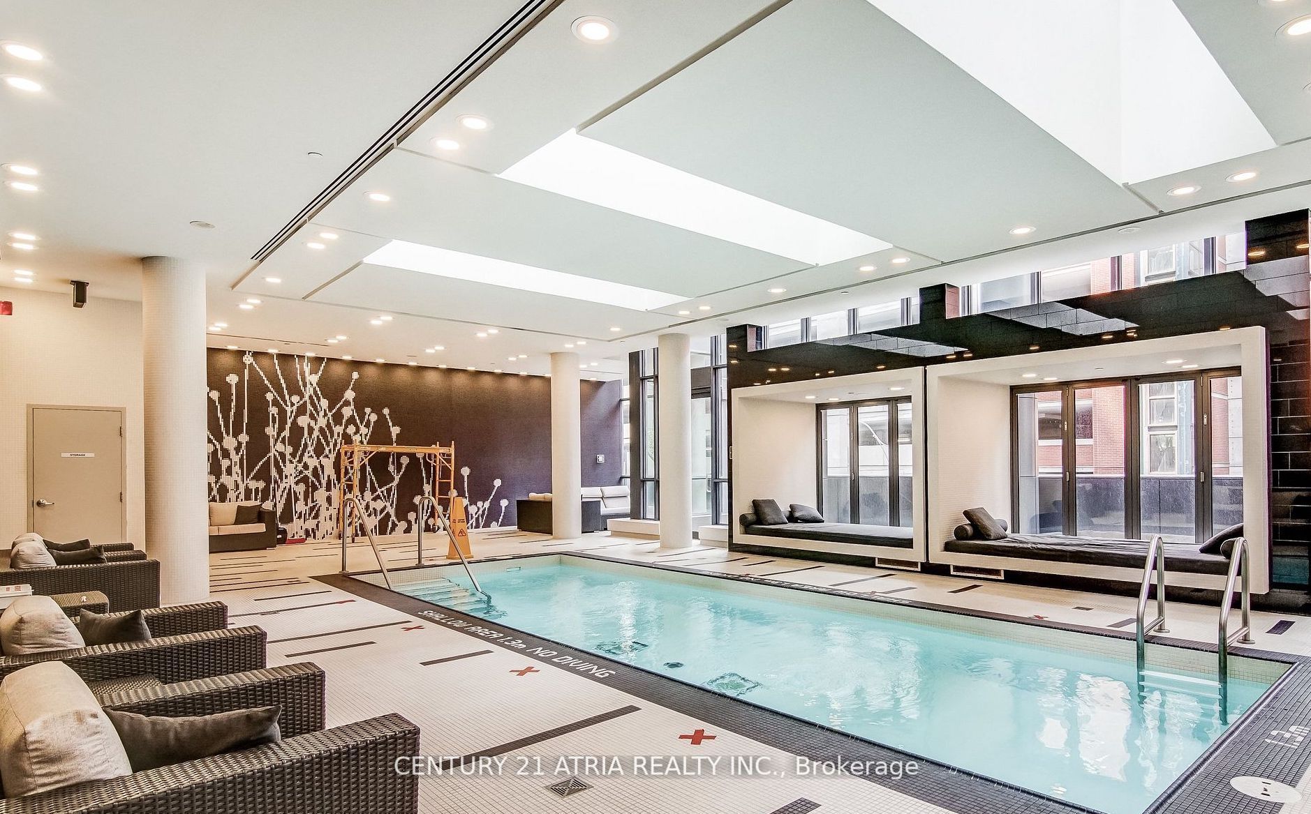 770 Bay St, #1212