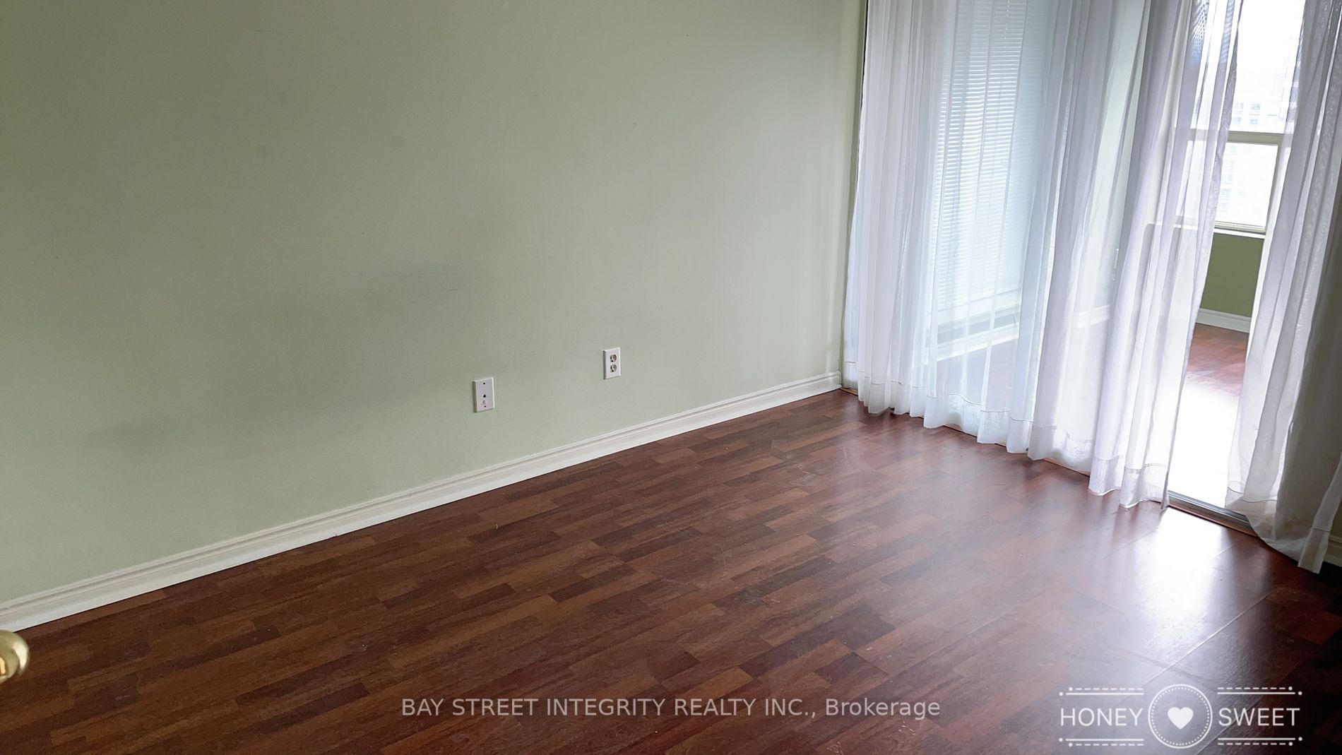 5765 Yonge Street, #PH507