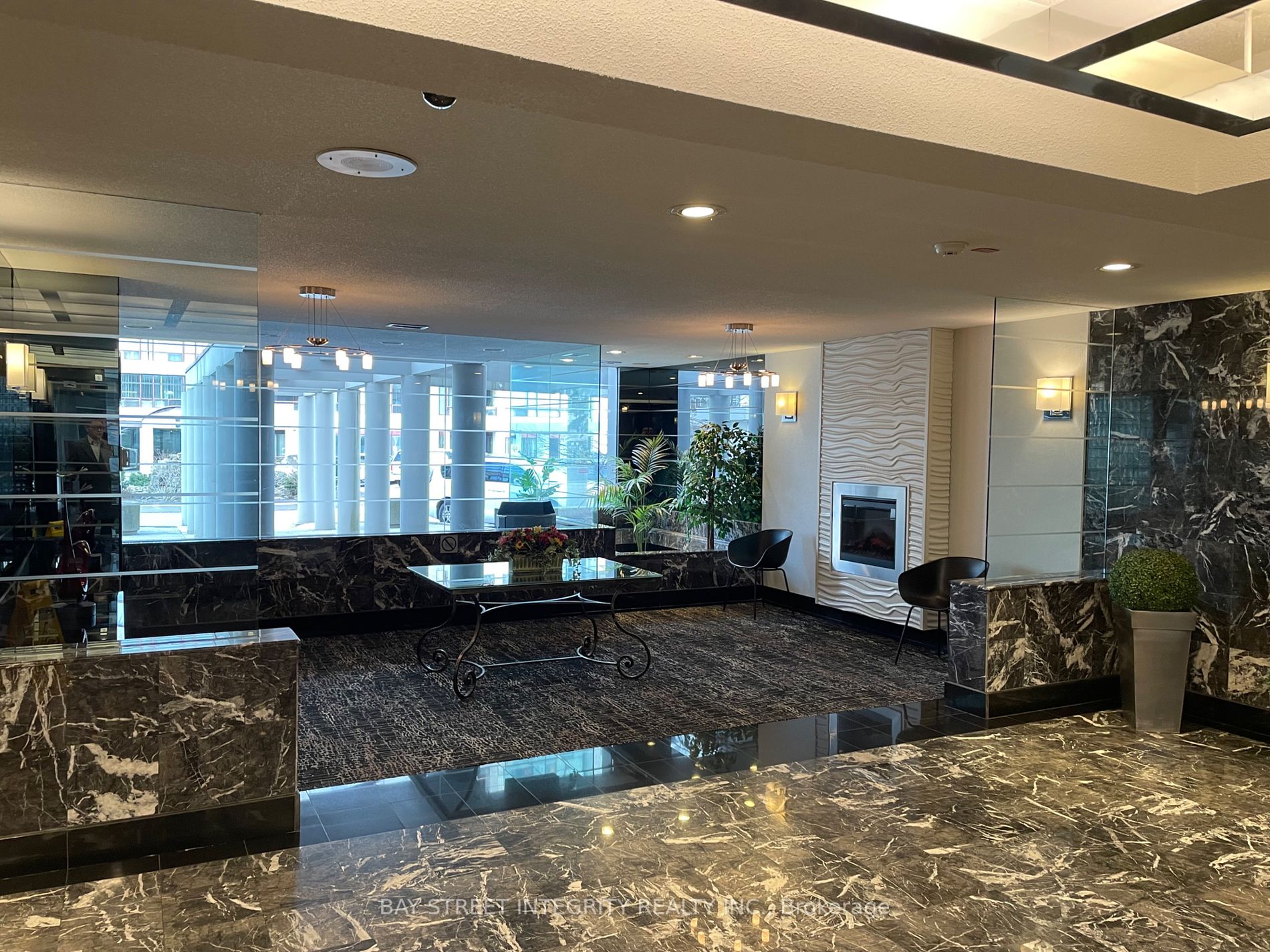 5765 Yonge Street, #PH507