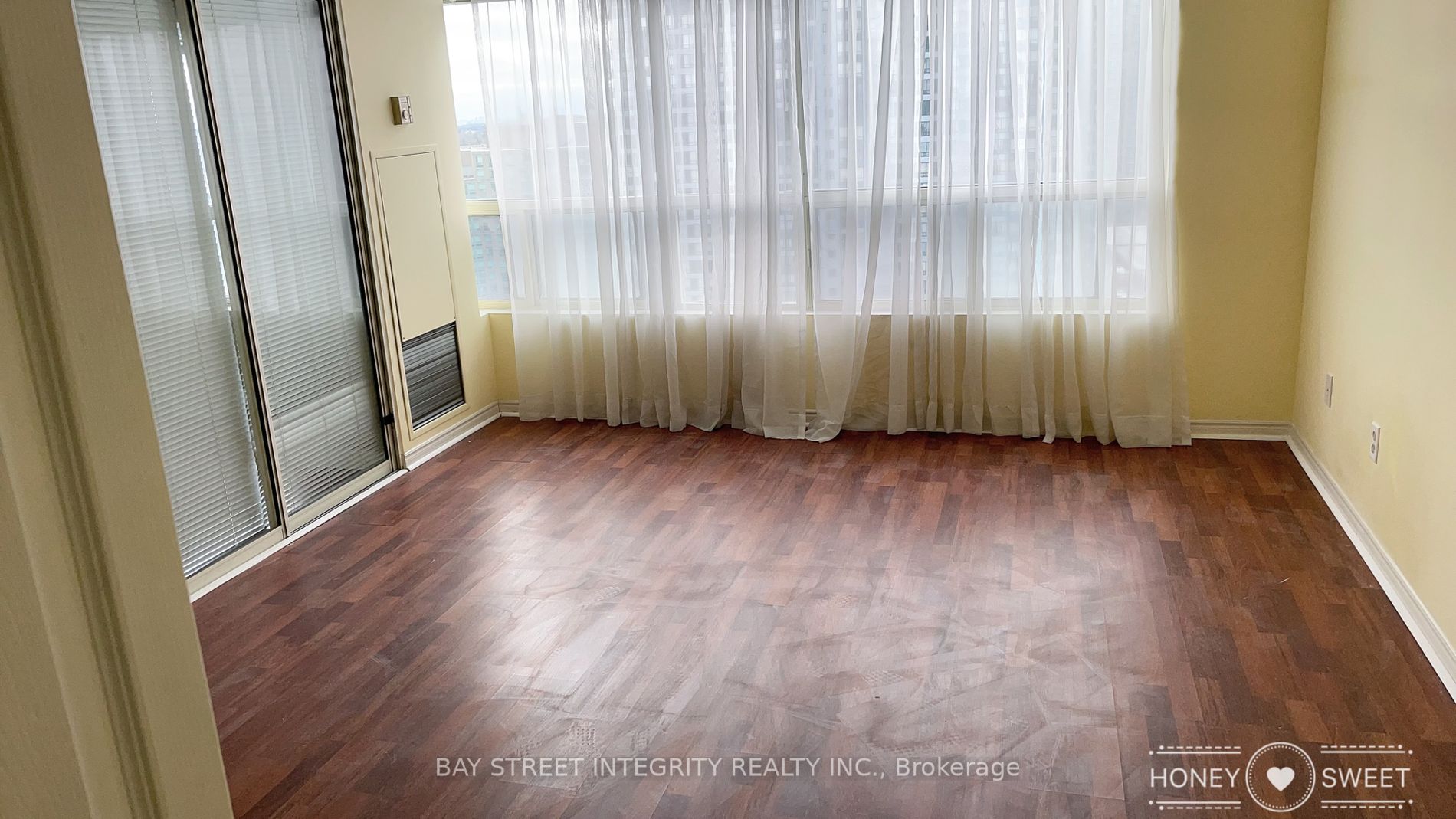 5765 Yonge Street, #PH507