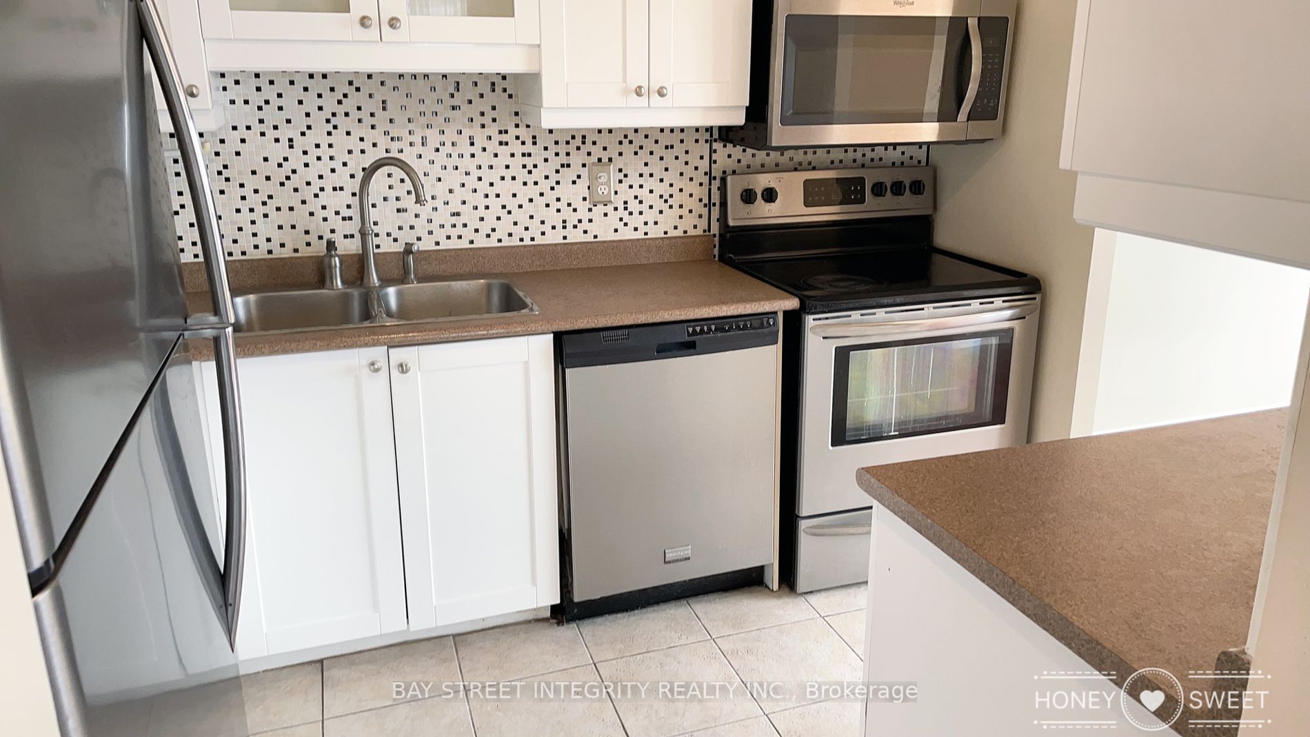 5765 Yonge Street, #PH507
