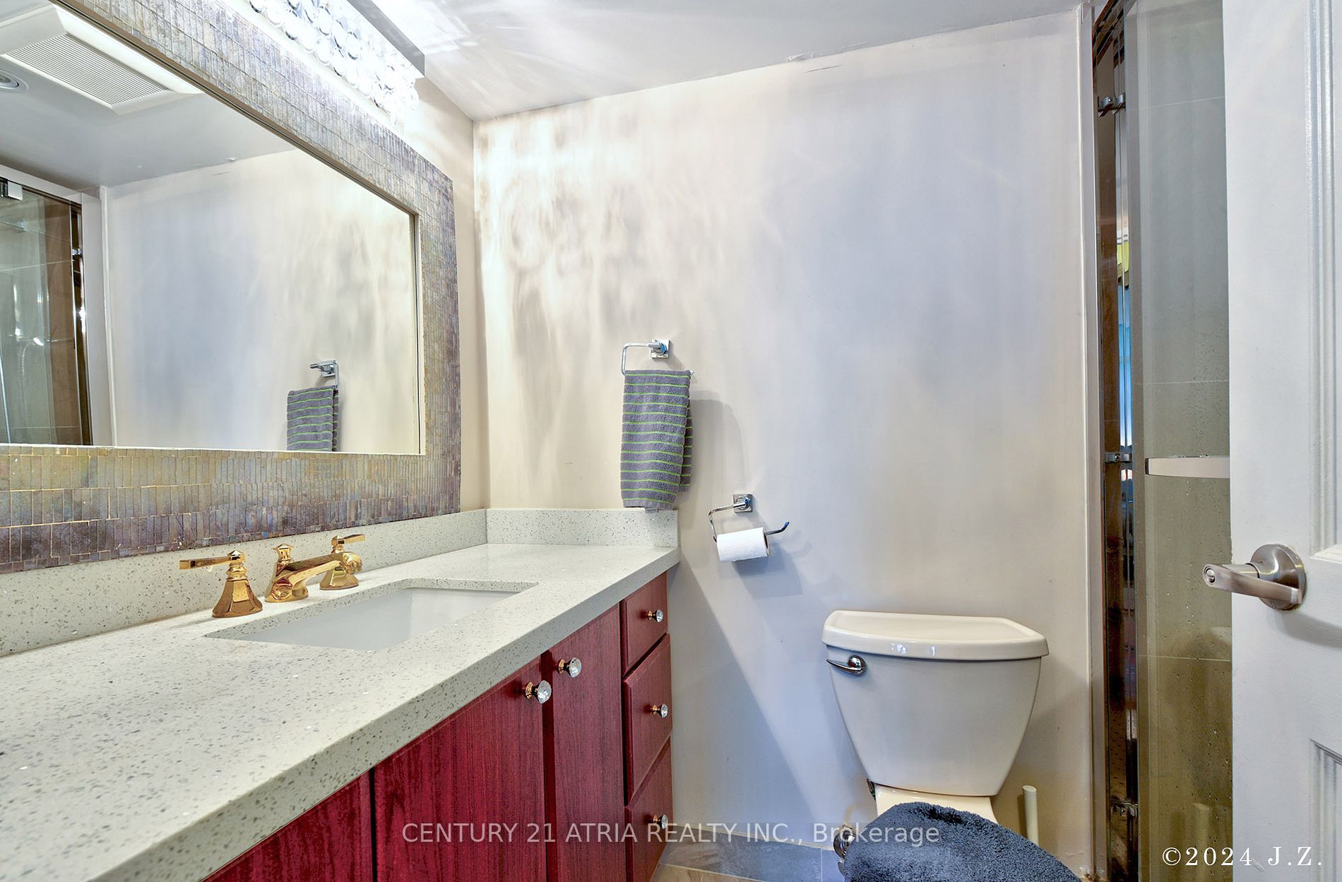 55 Skymark Drive, #605