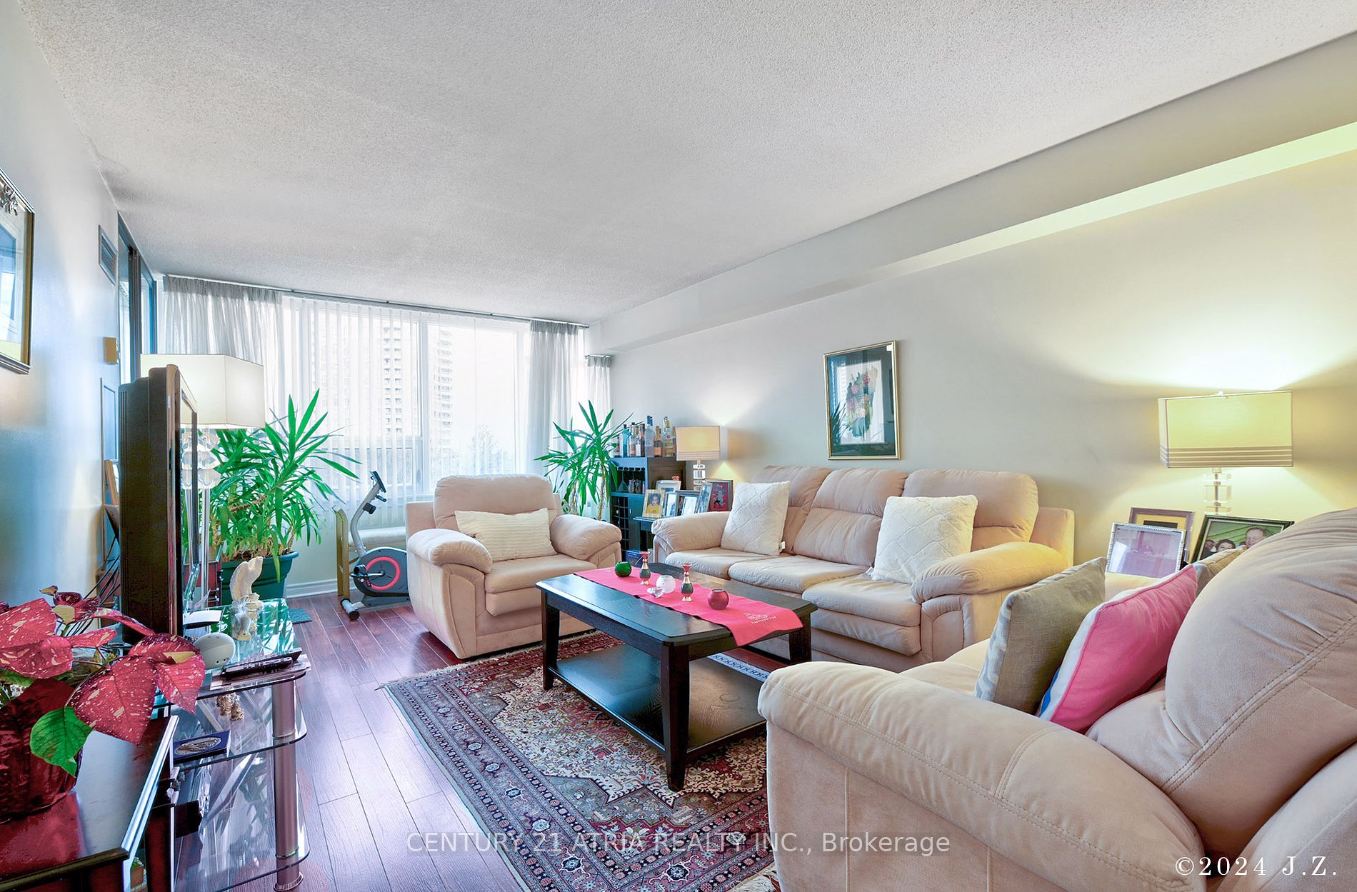 55 Skymark Drive, #605