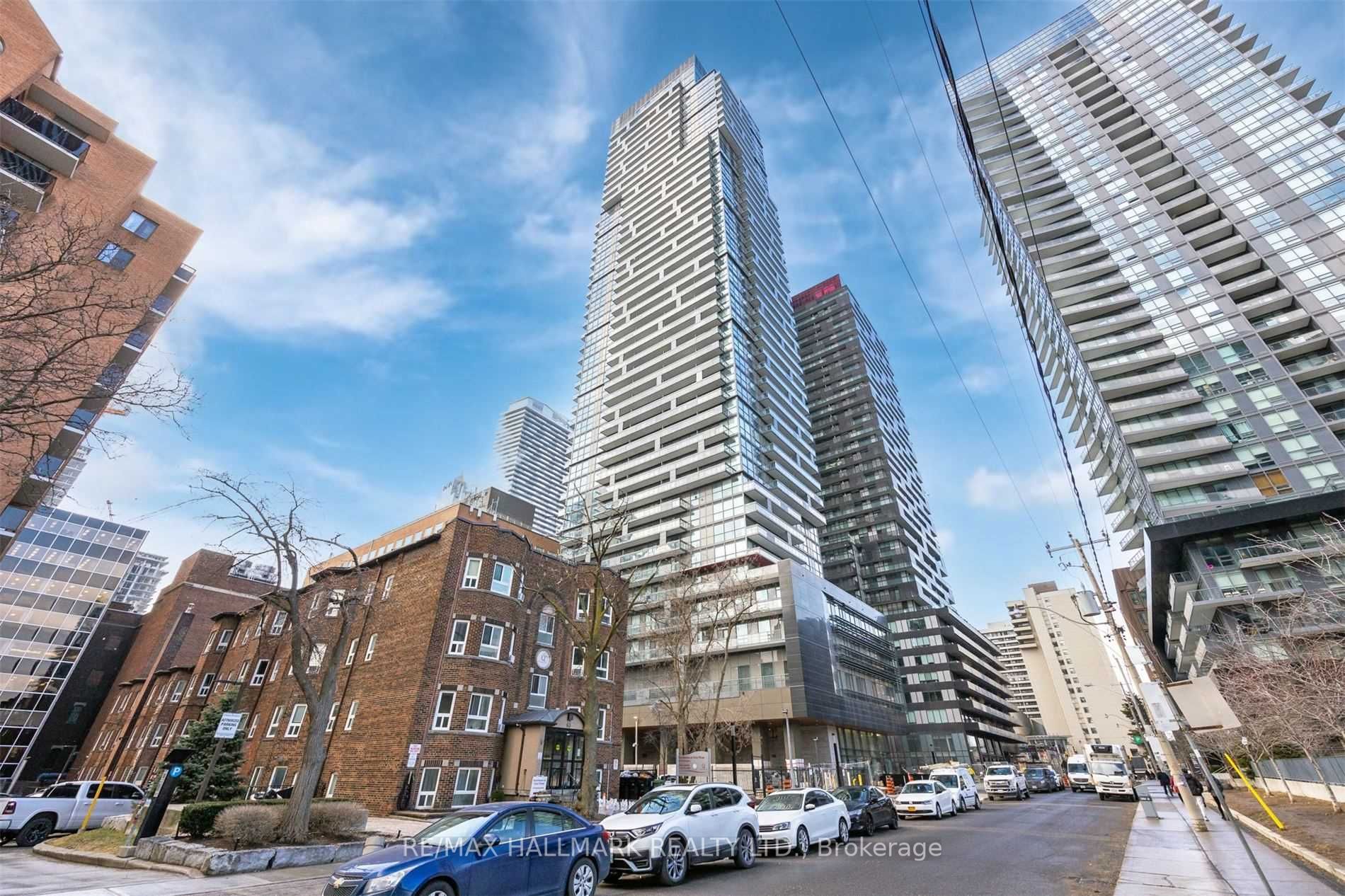 39 Roehampton Ave, #1210