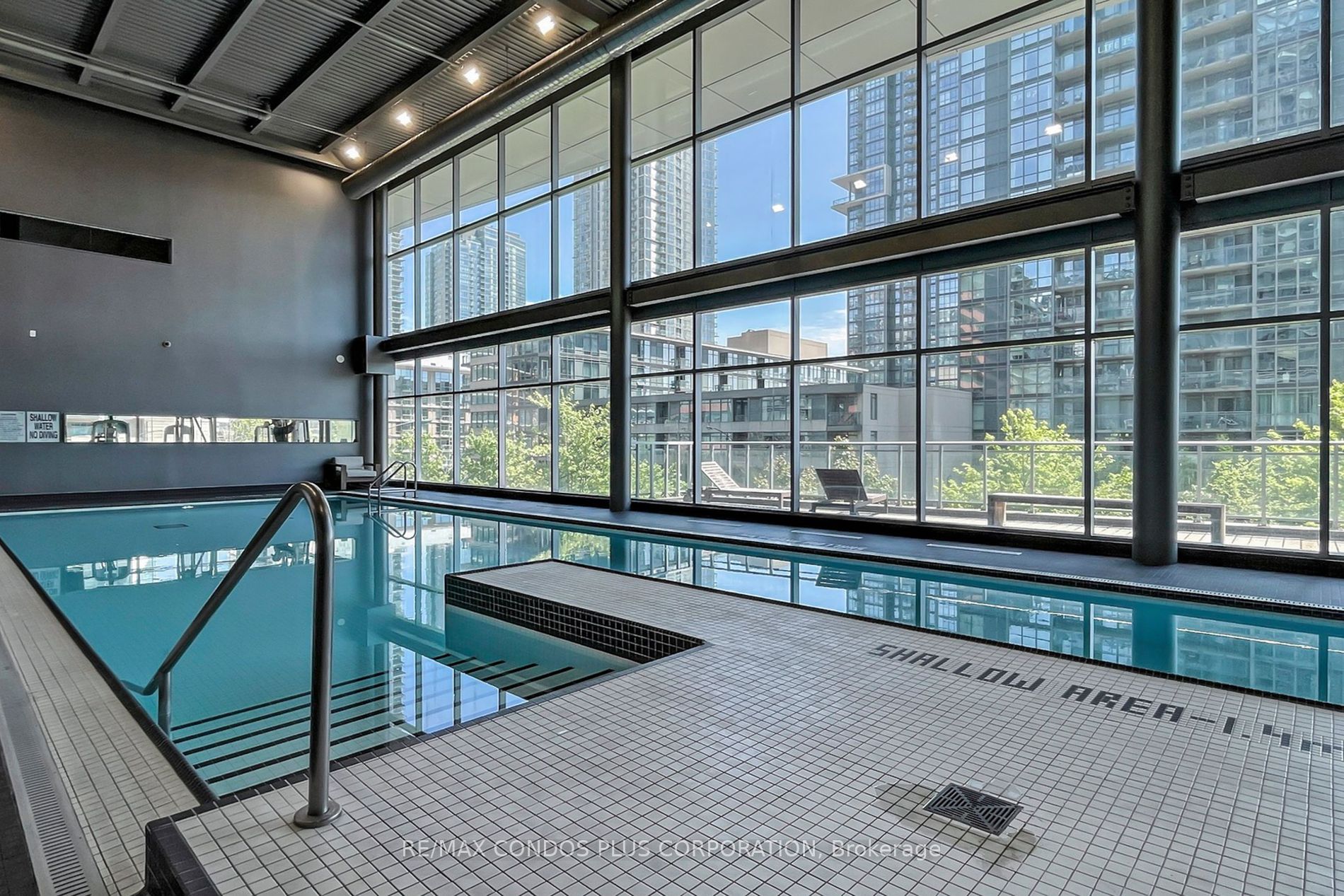 25 Telegram Mews, #3211