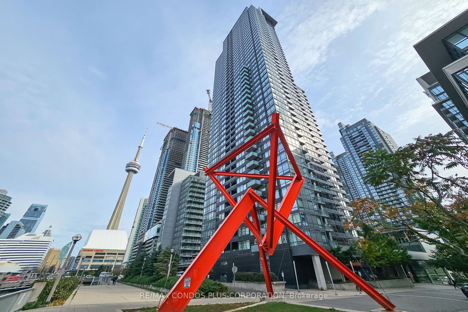 25 Telegram Mews, #3211