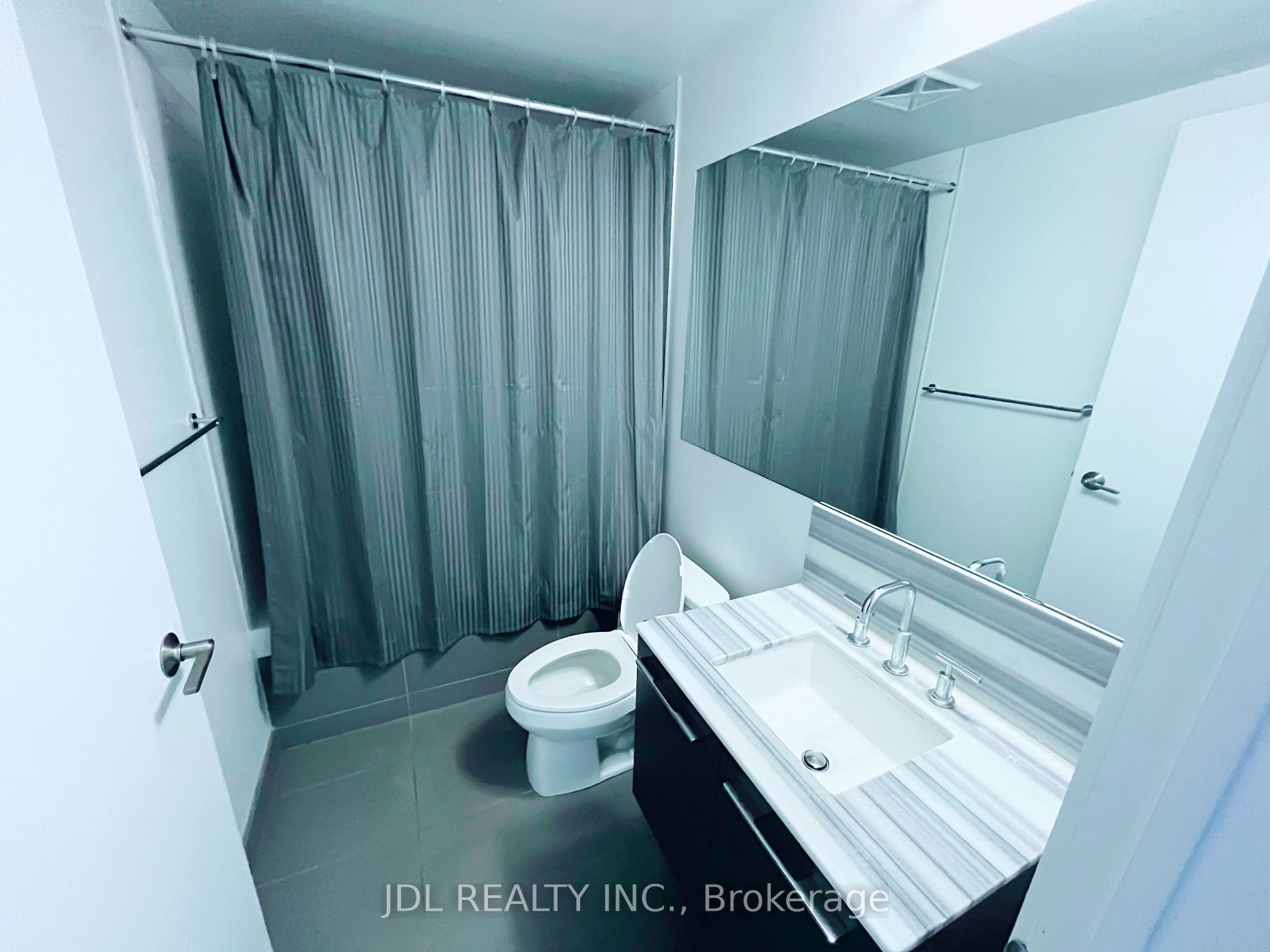 42 Charles St E, #4107