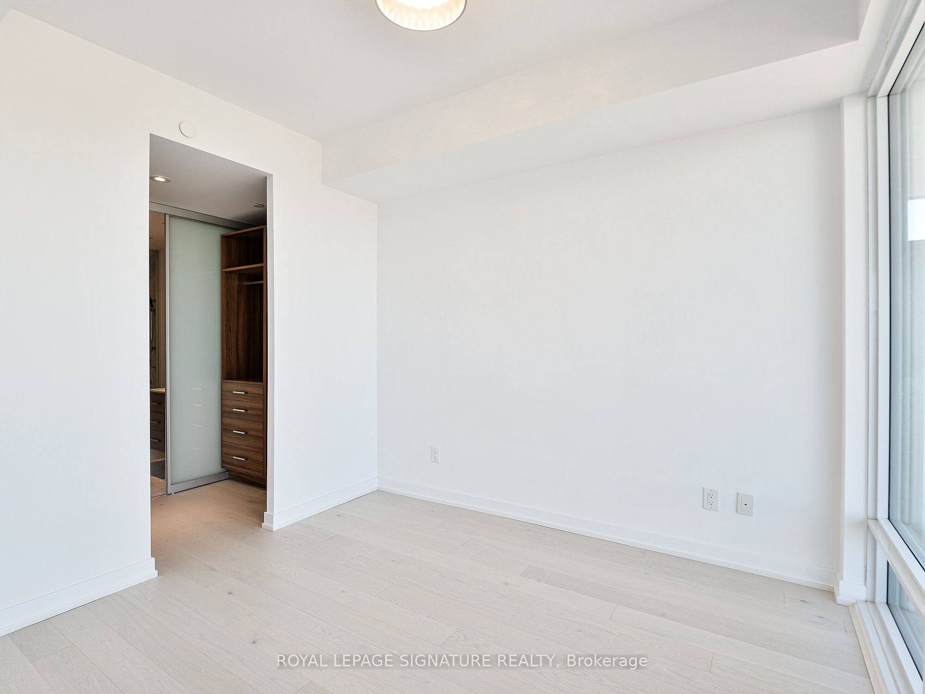 488 University Avenue, #3805