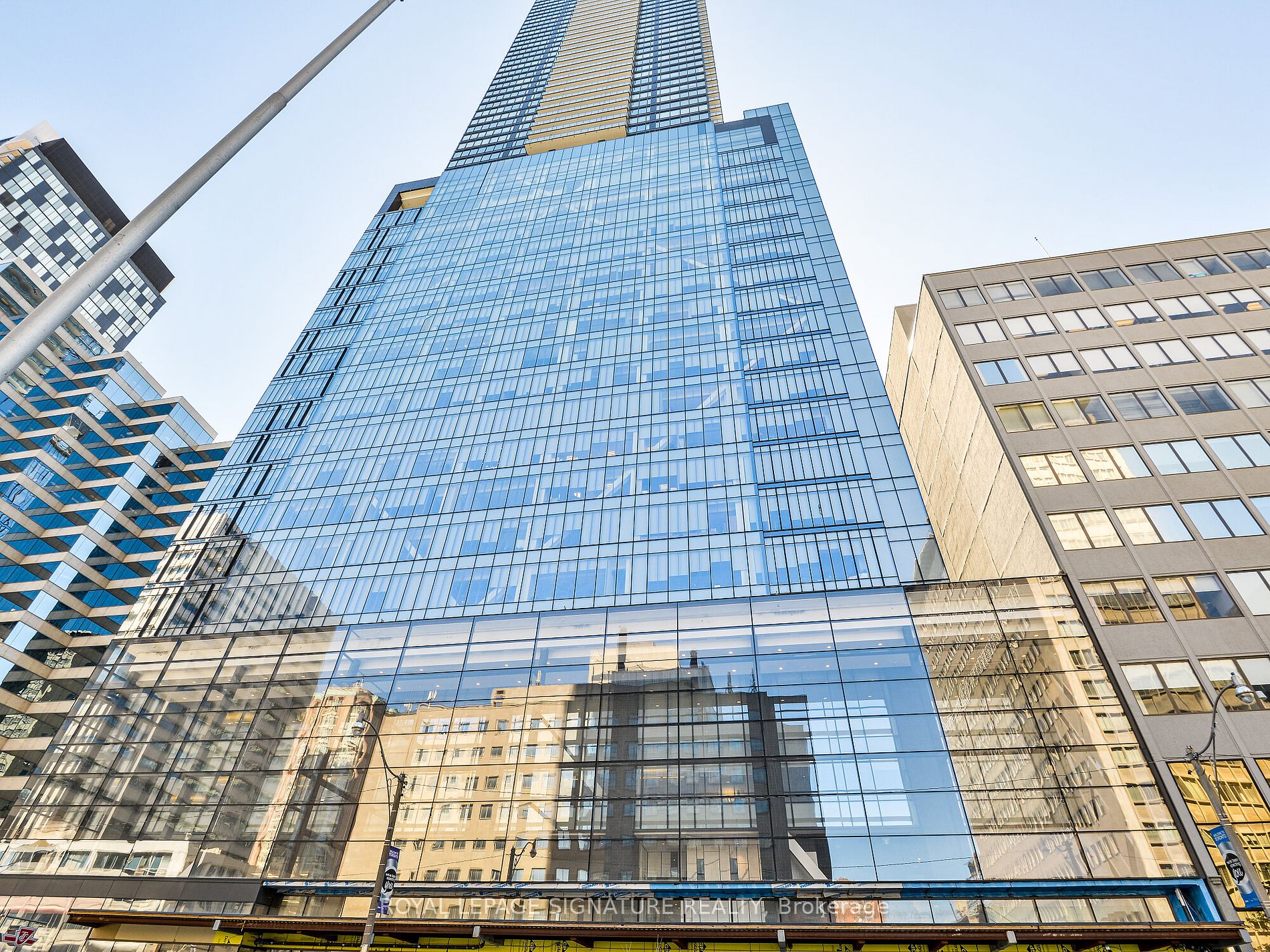 488 University Avenue, #3805
