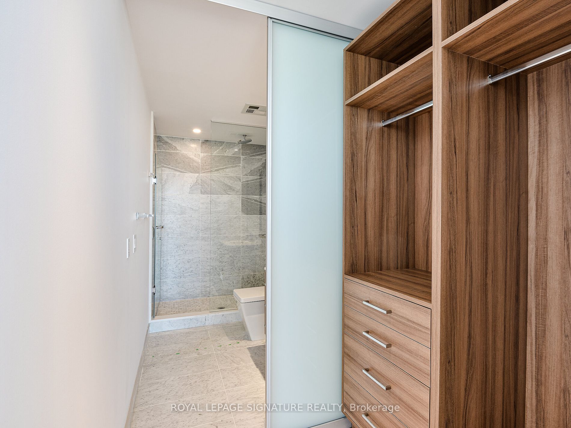 488 University Avenue, #3805