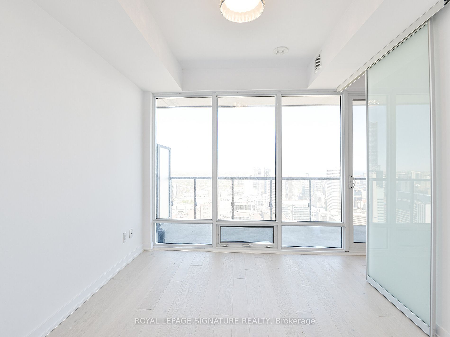 488 University Avenue, #3805