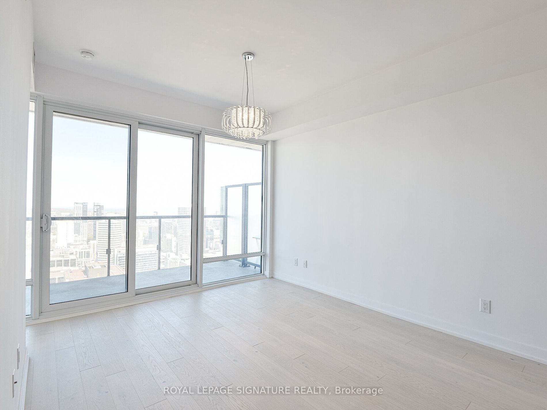 488 University Avenue, #3805