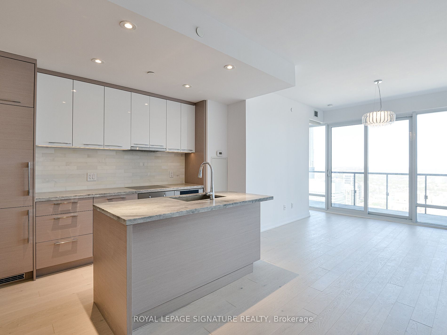 488 University Avenue, #3805
