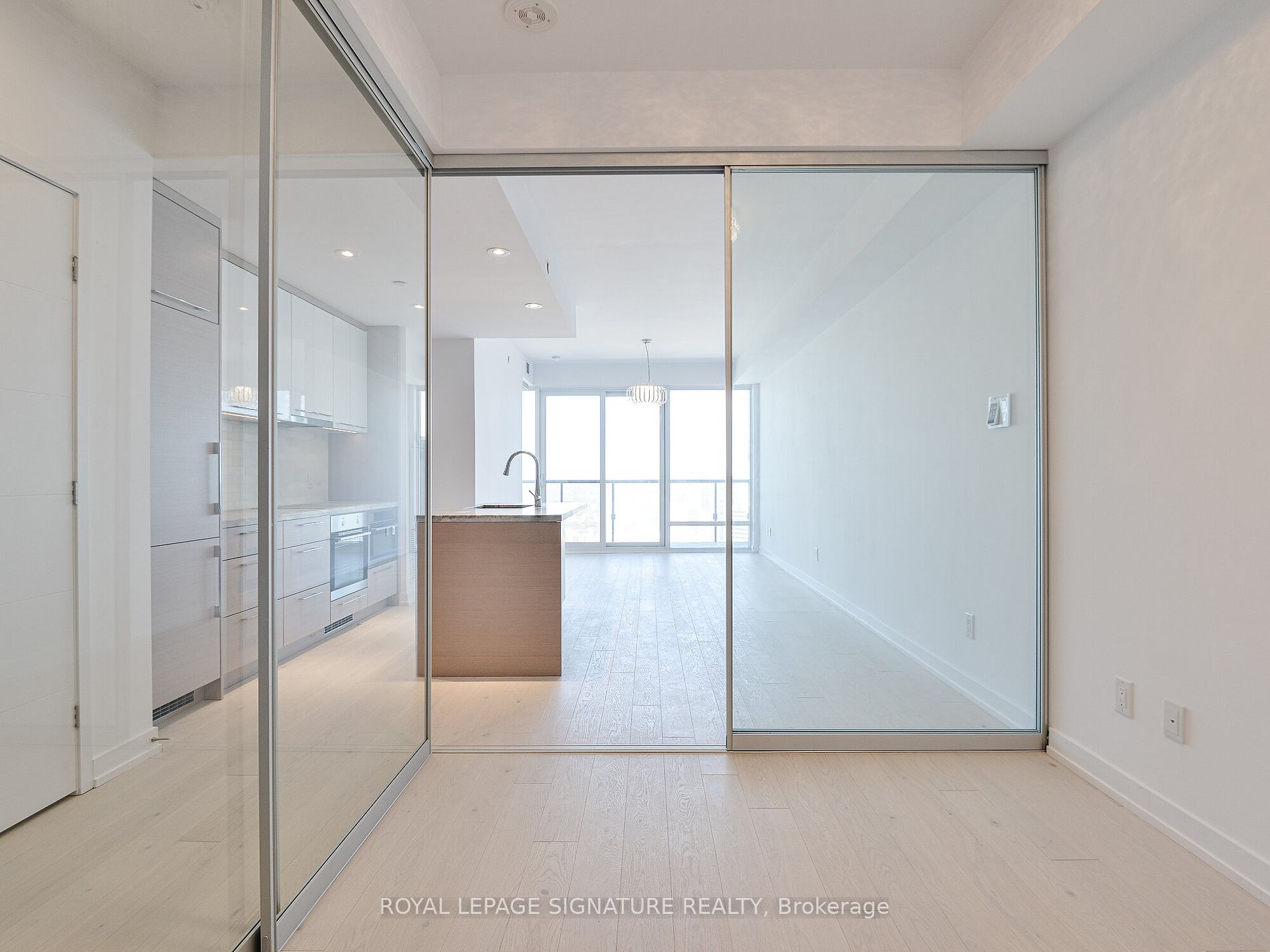 488 University Avenue, #3805