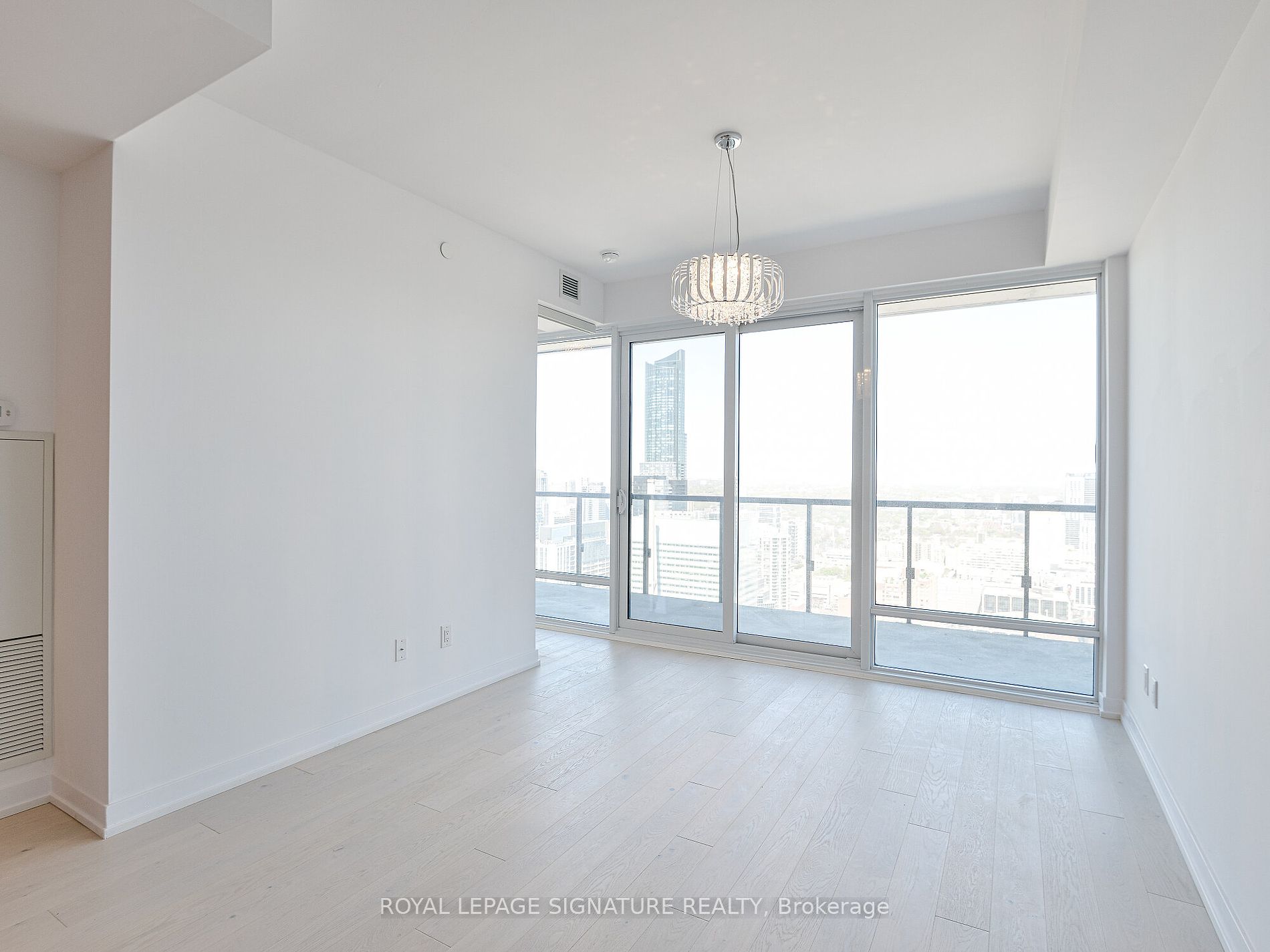 488 University Avenue, #3805