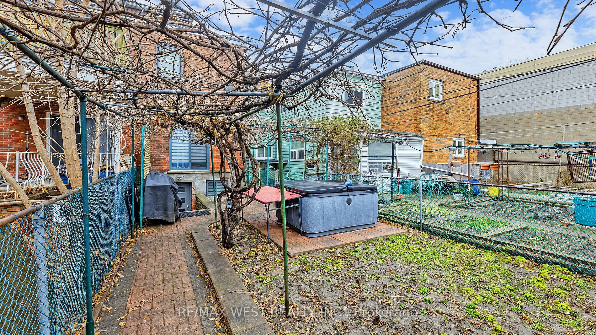 223 Manning Avenue