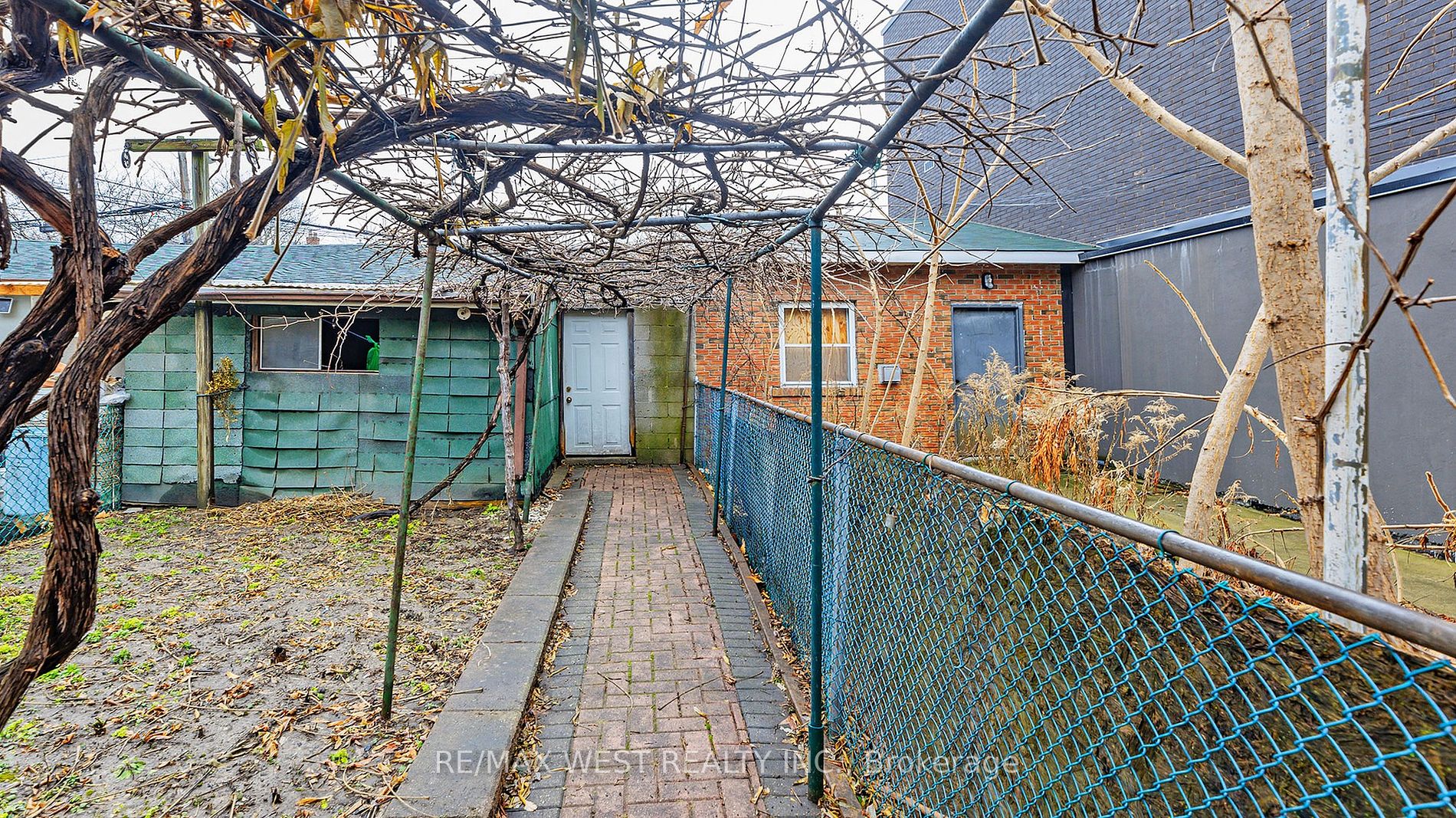 223 Manning Avenue