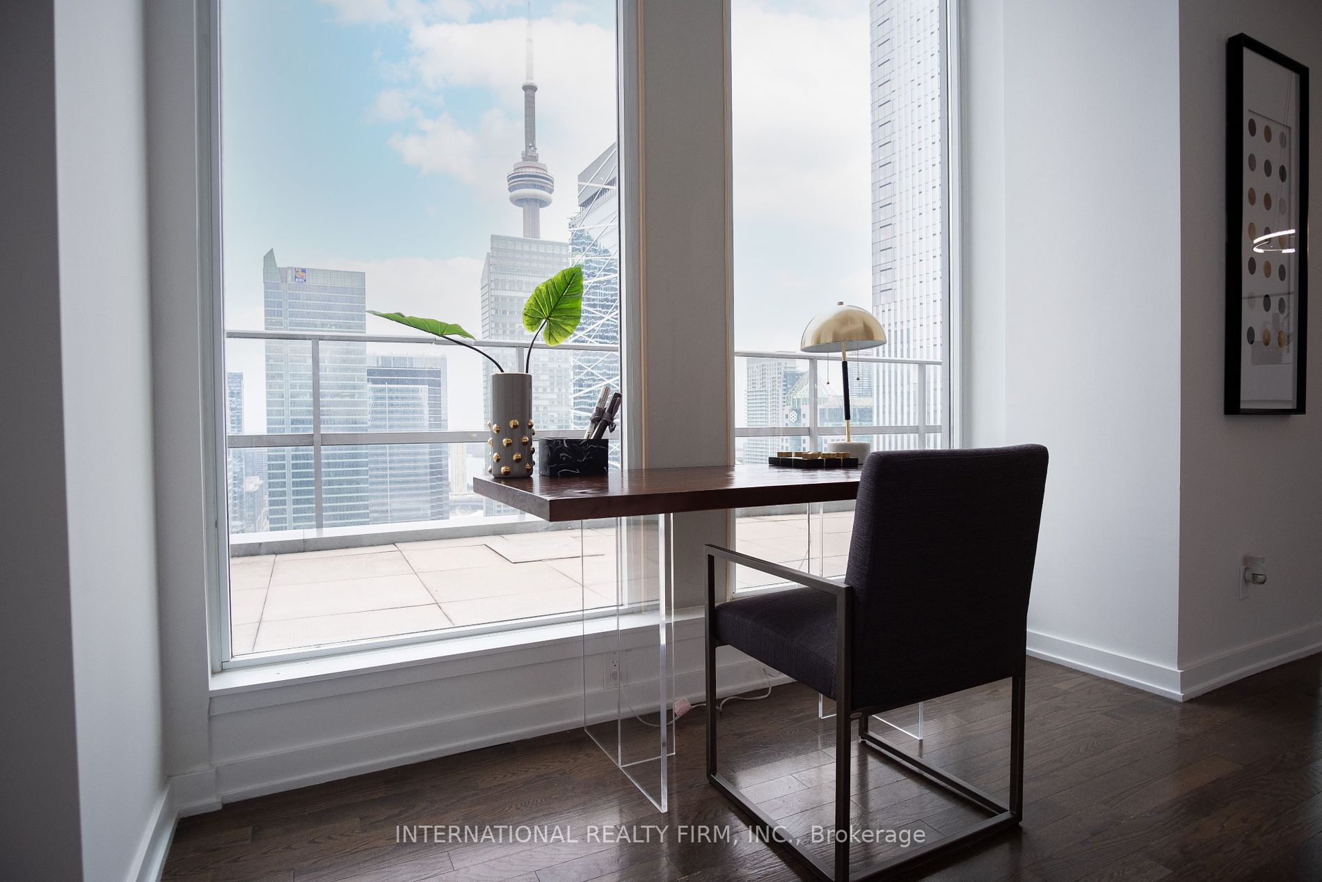 126 Simcoe St, #Ph05