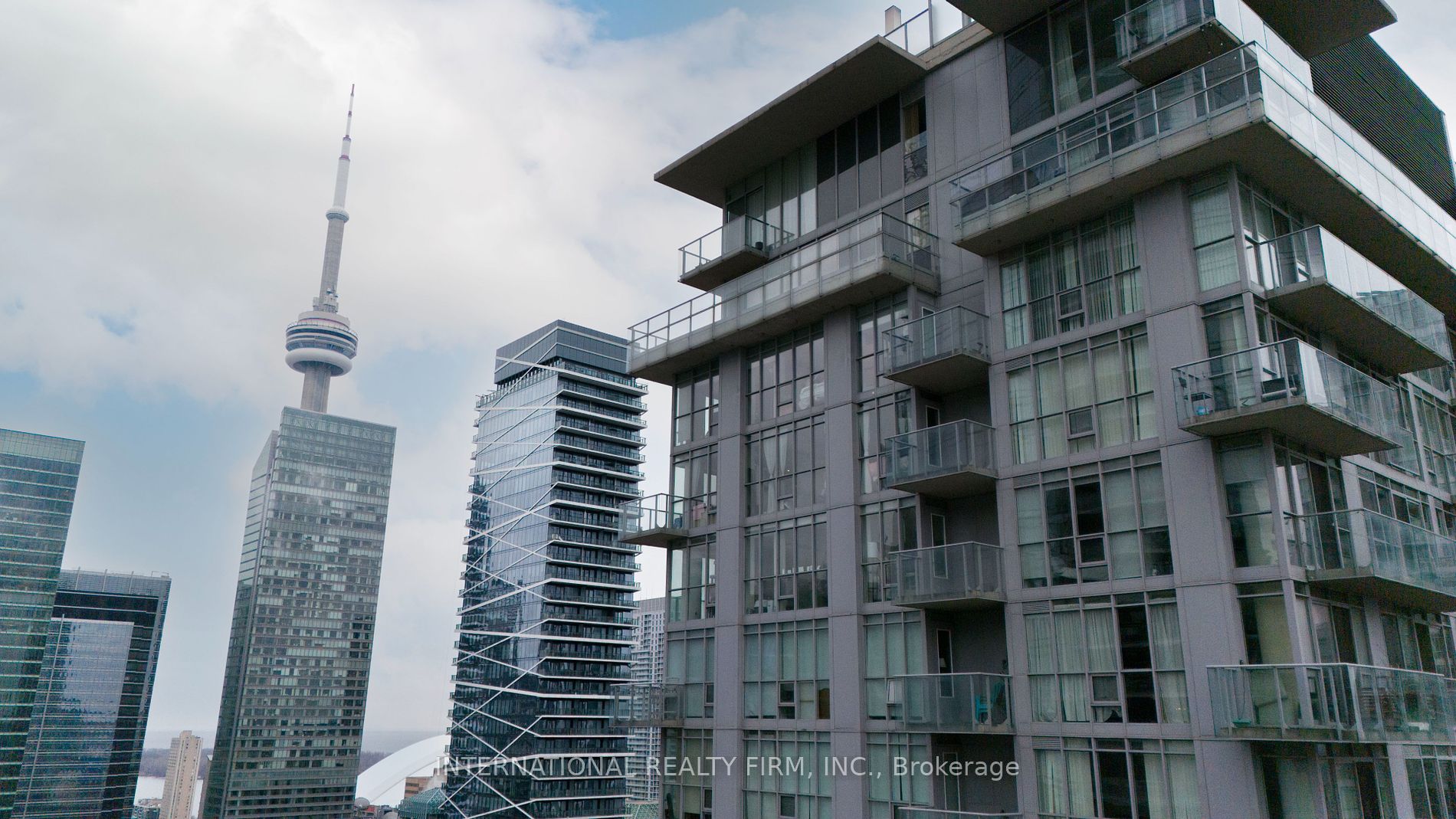 126 Simcoe St, #Ph05