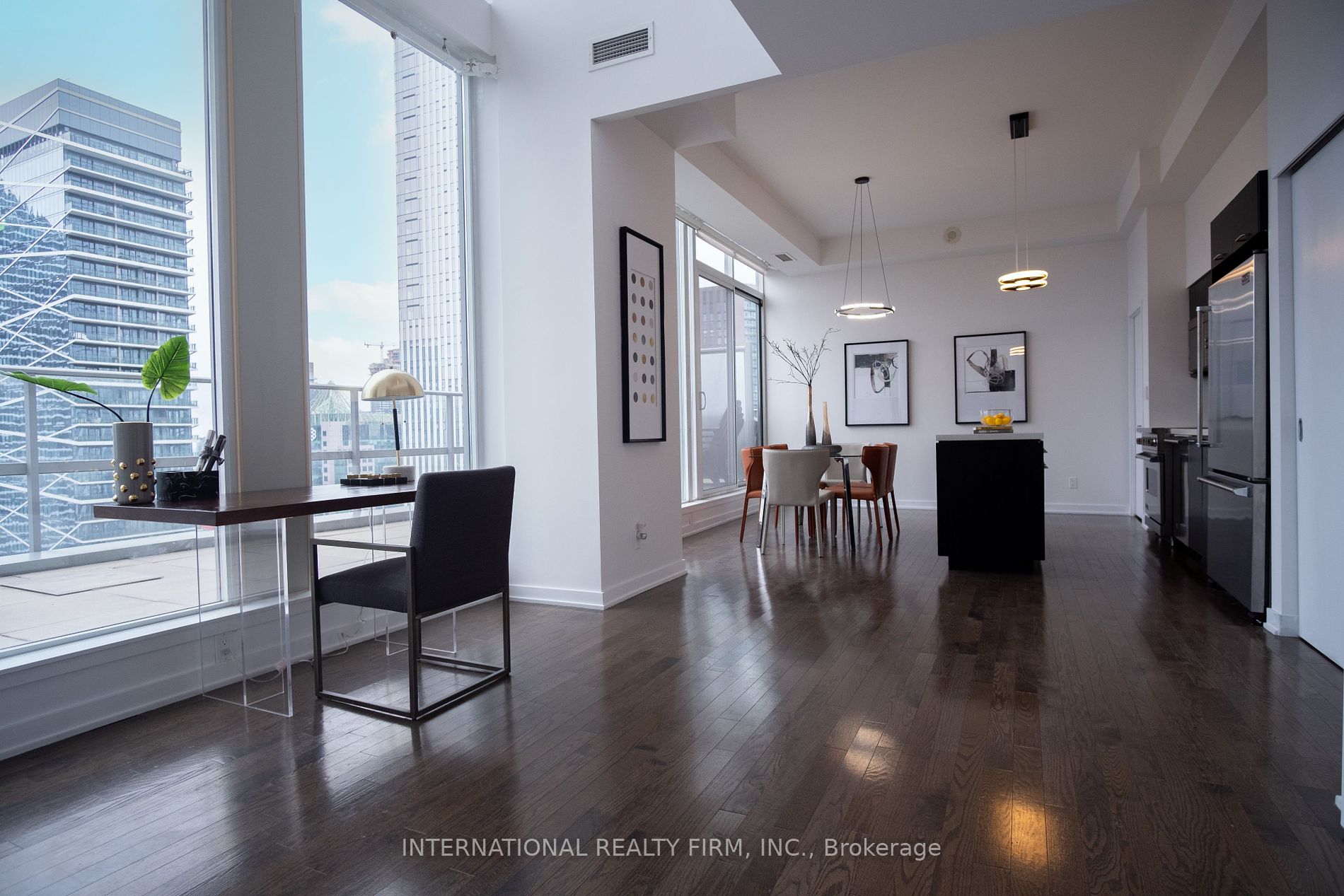 126 Simcoe St, #Ph05