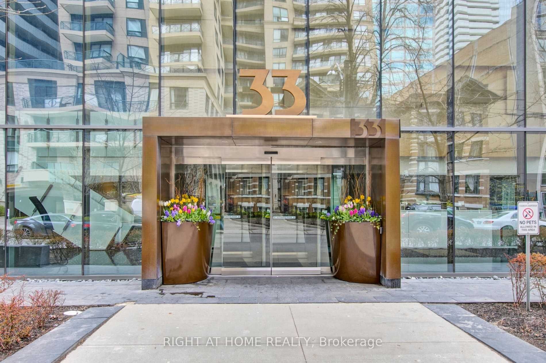 33 Charles Street E, #3207