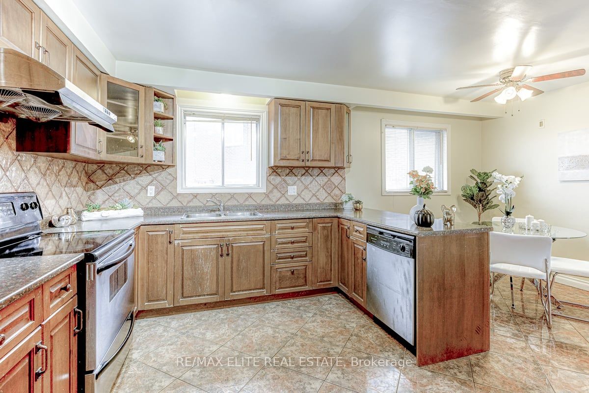 25 Navaho Dr
