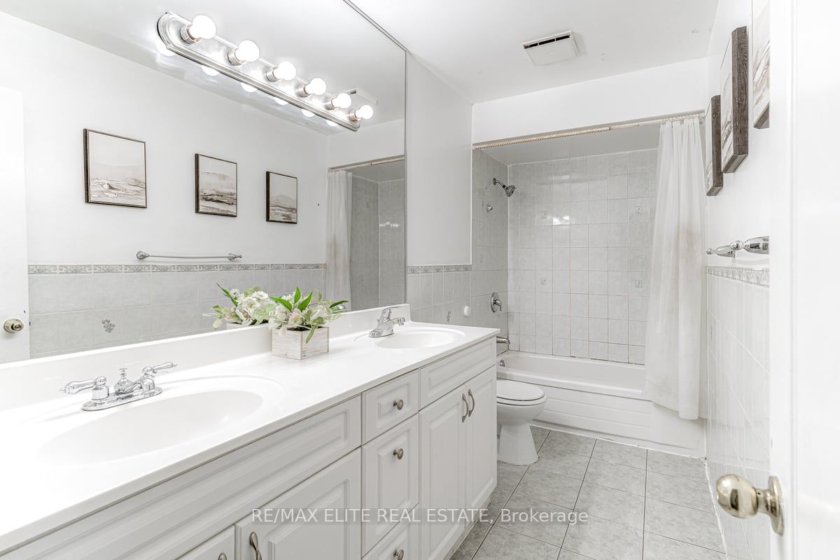 25 Navaho Dr