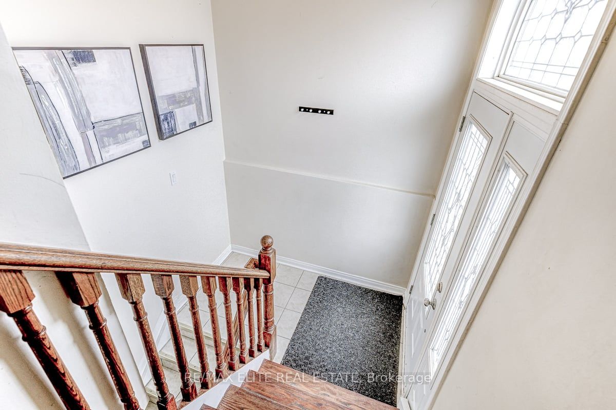 25 Navaho Dr