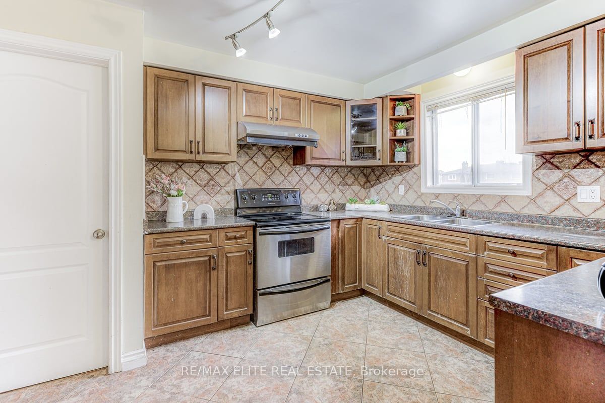 25 Navaho Dr