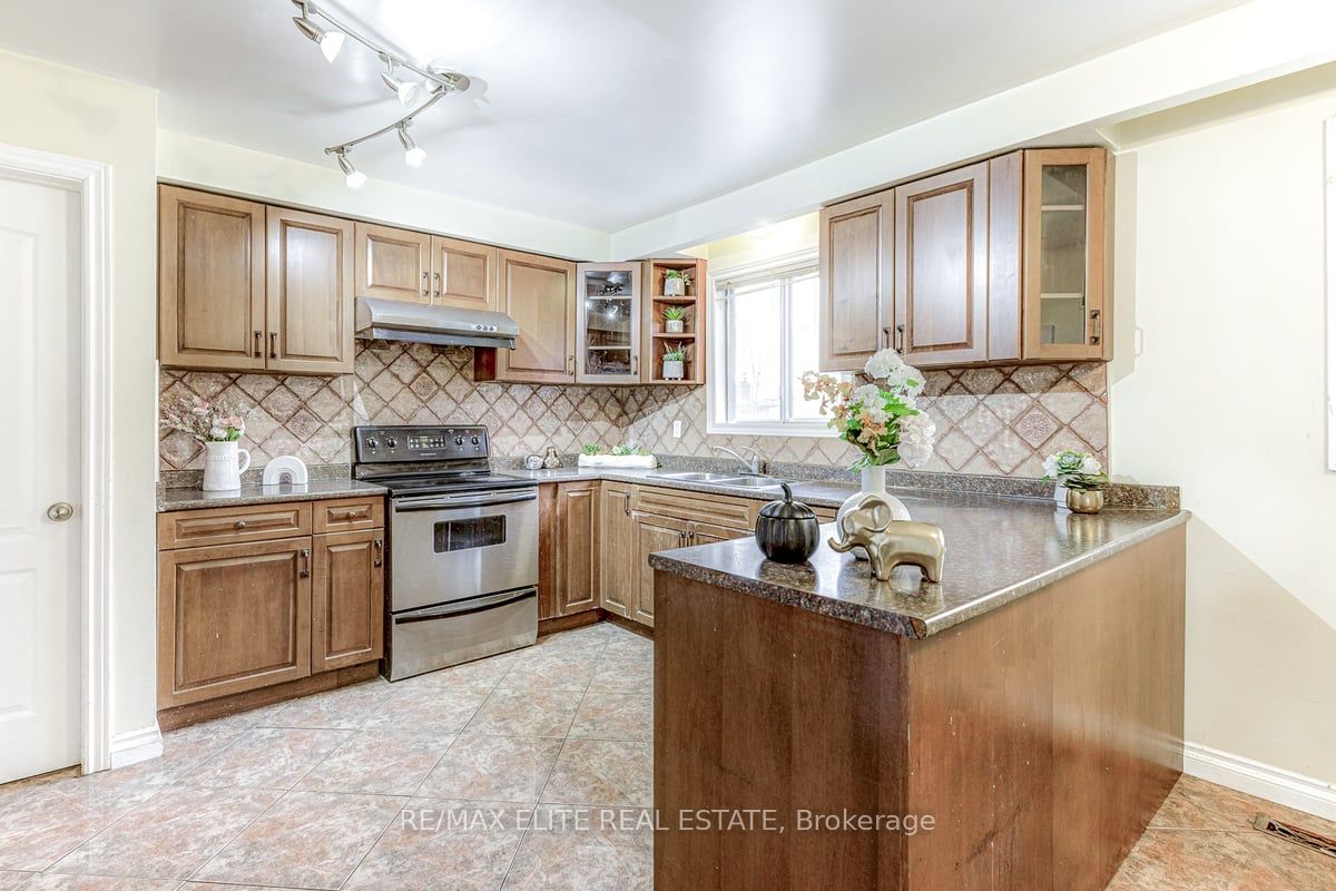 25 Navaho Dr