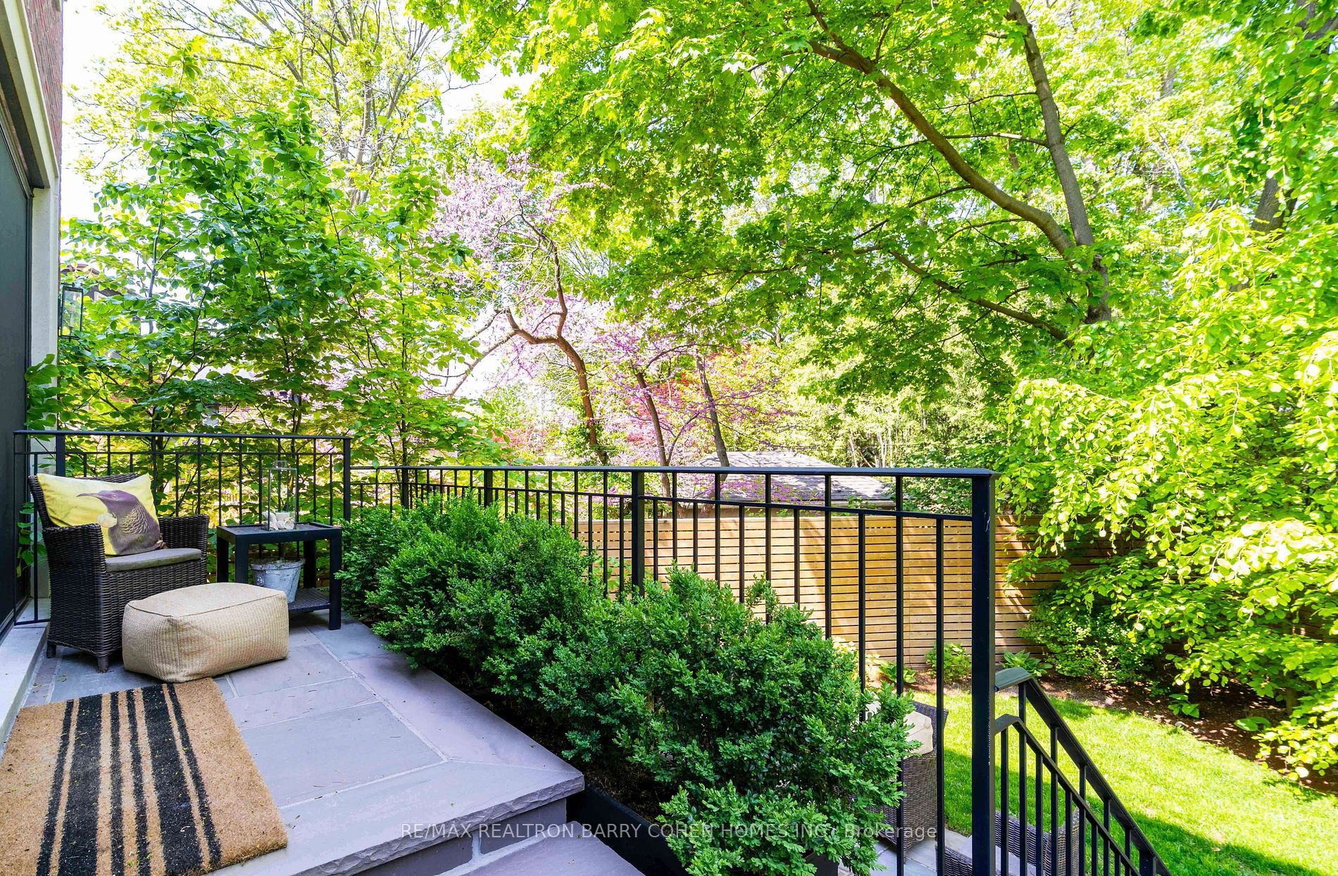 6 Millbank Ave