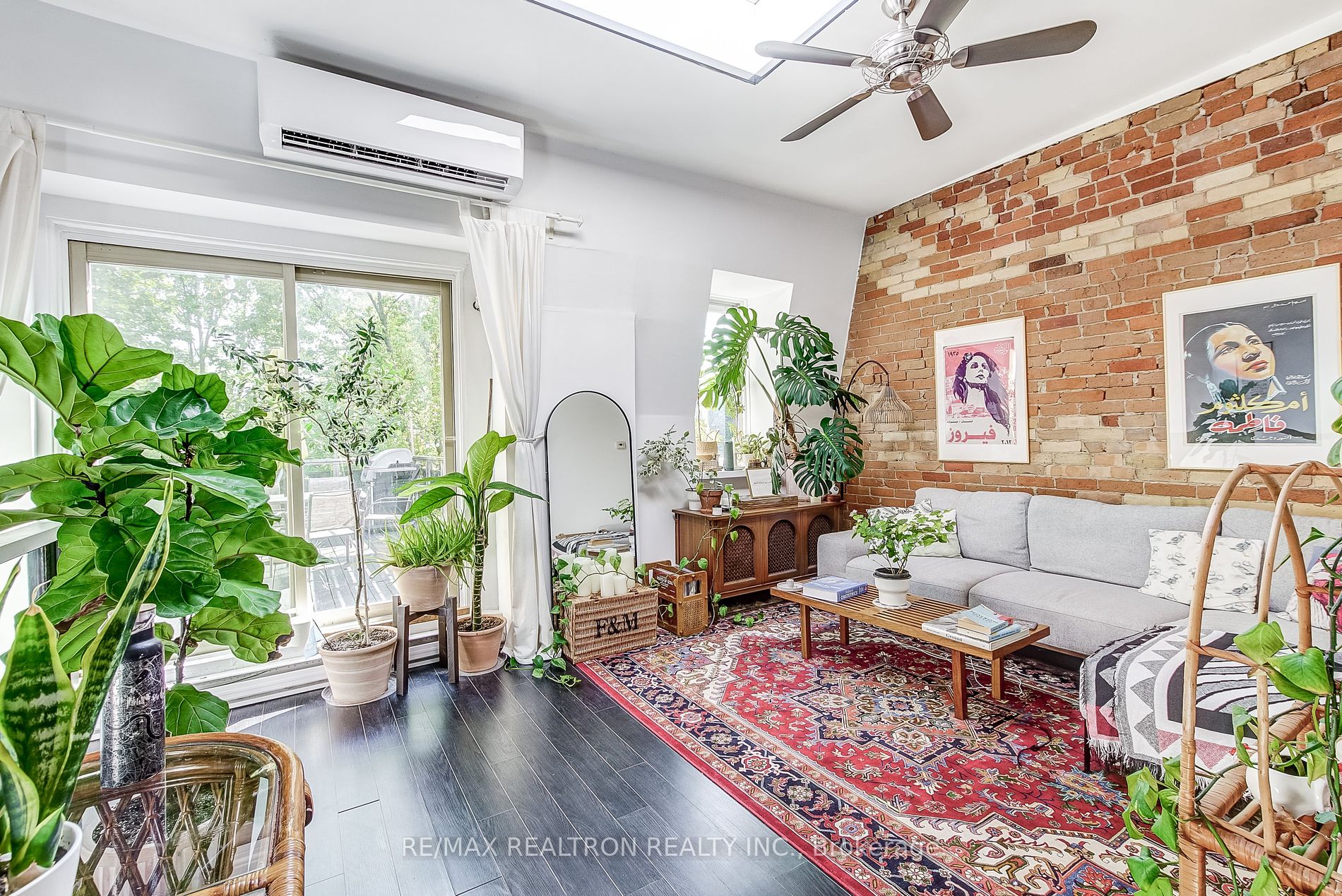 31 Rose Ave