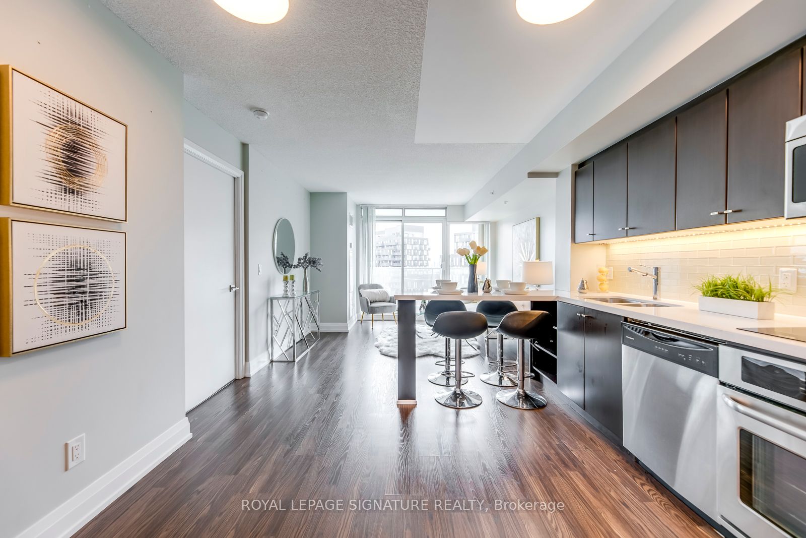 565 Wilson Ave, #W1002