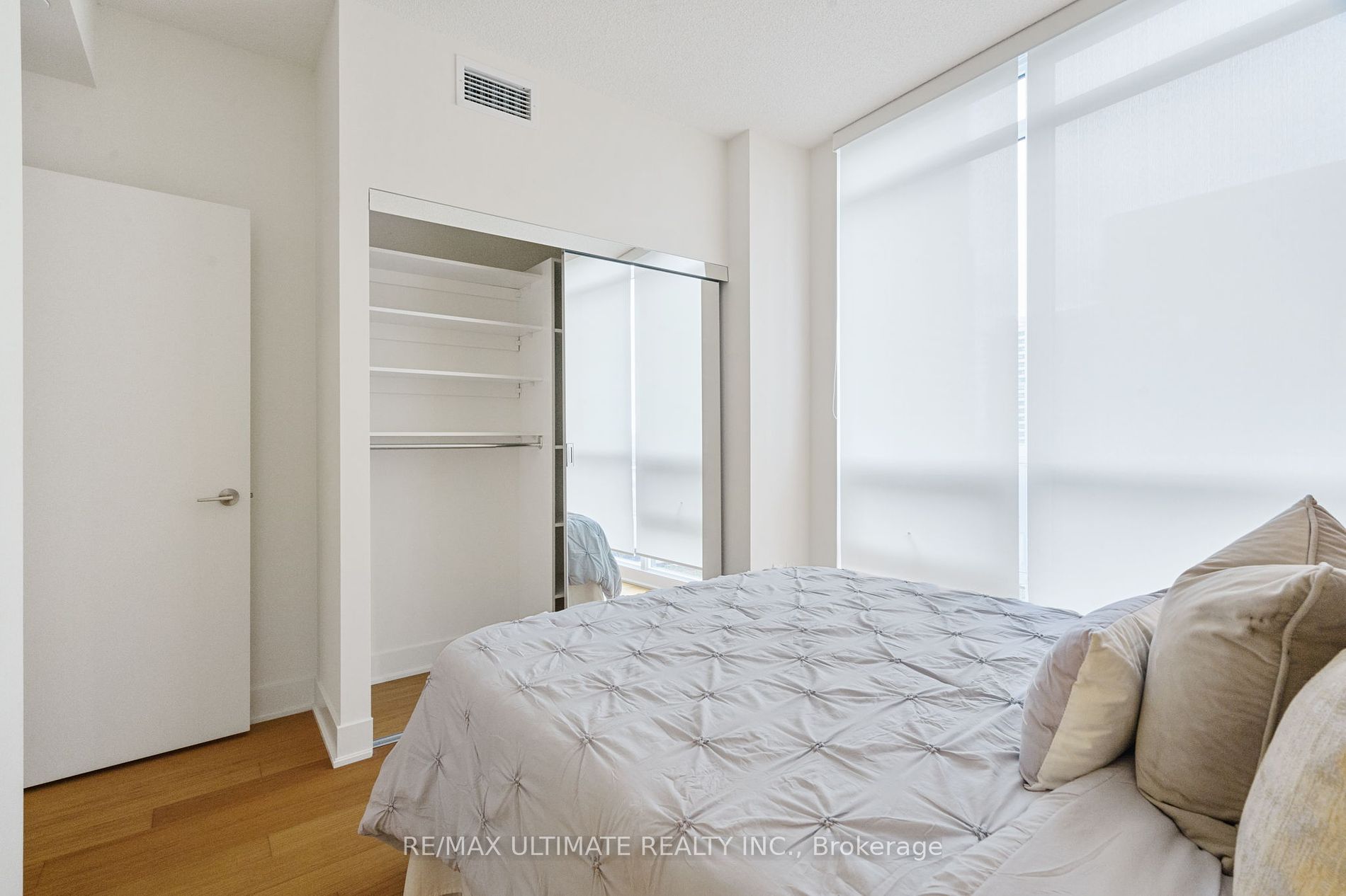 30 Roehampton Avenue, #802