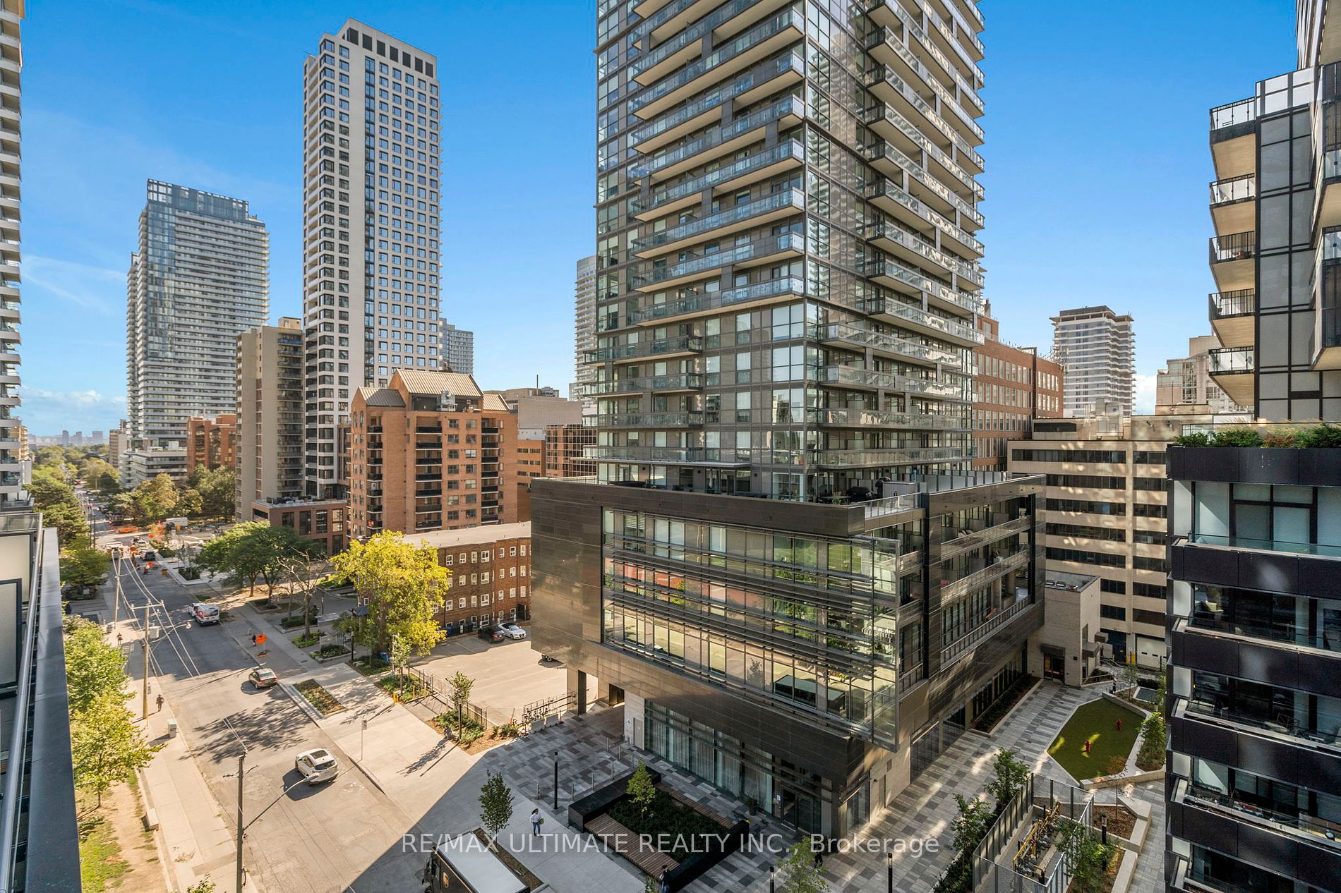 30 Roehampton Avenue, #802
