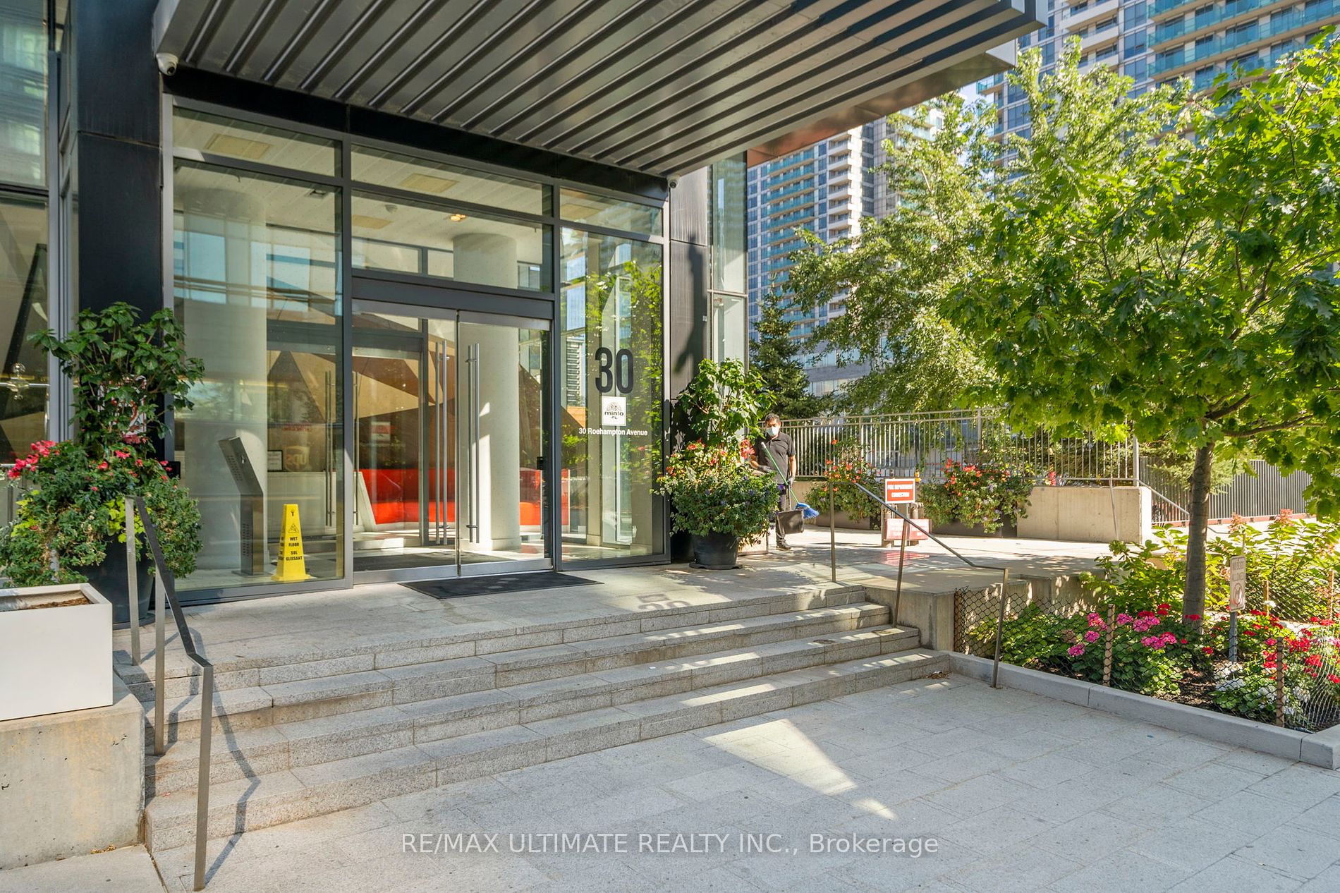 30 Roehampton Avenue, #802