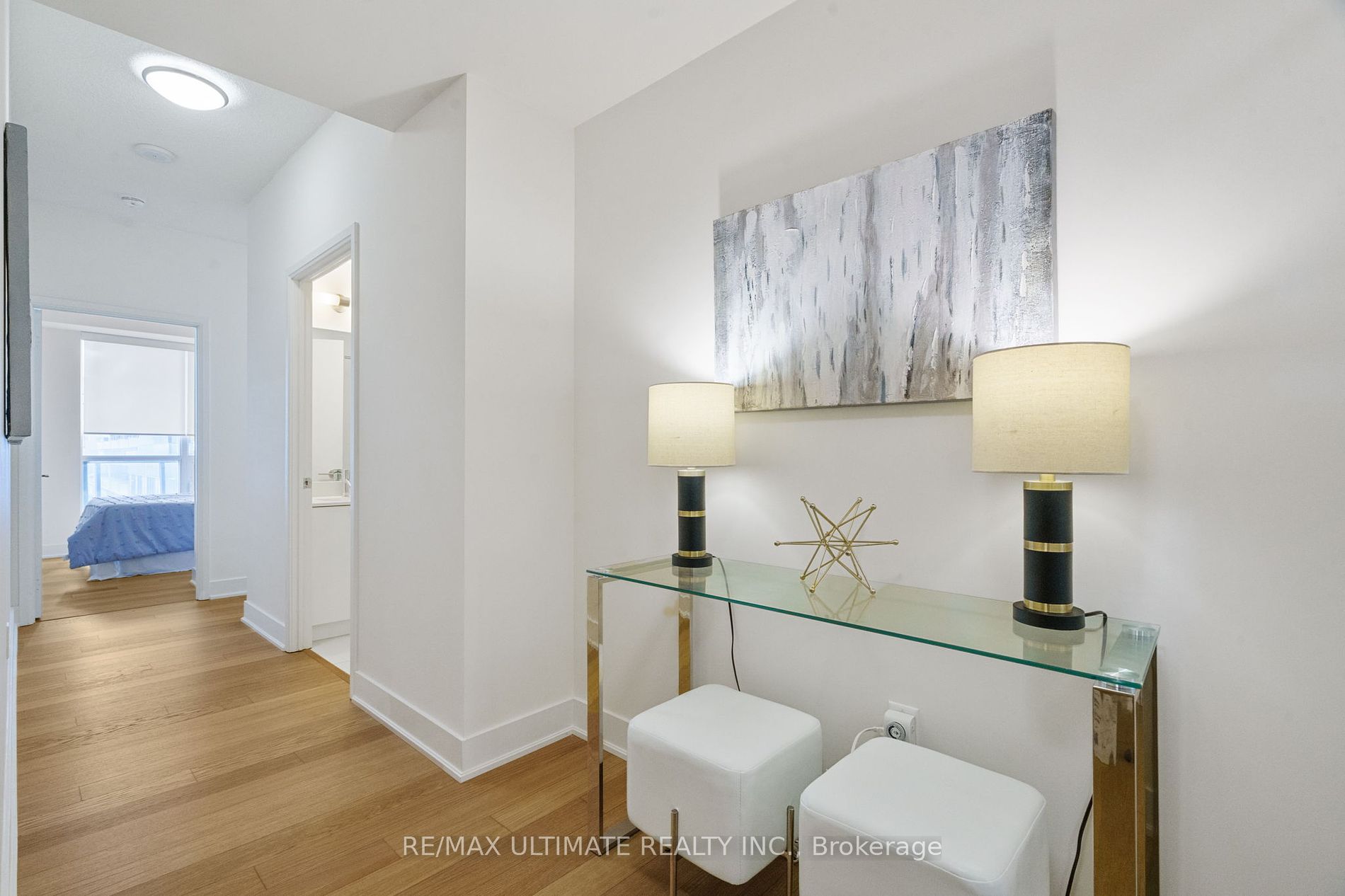 30 Roehampton Avenue, #802